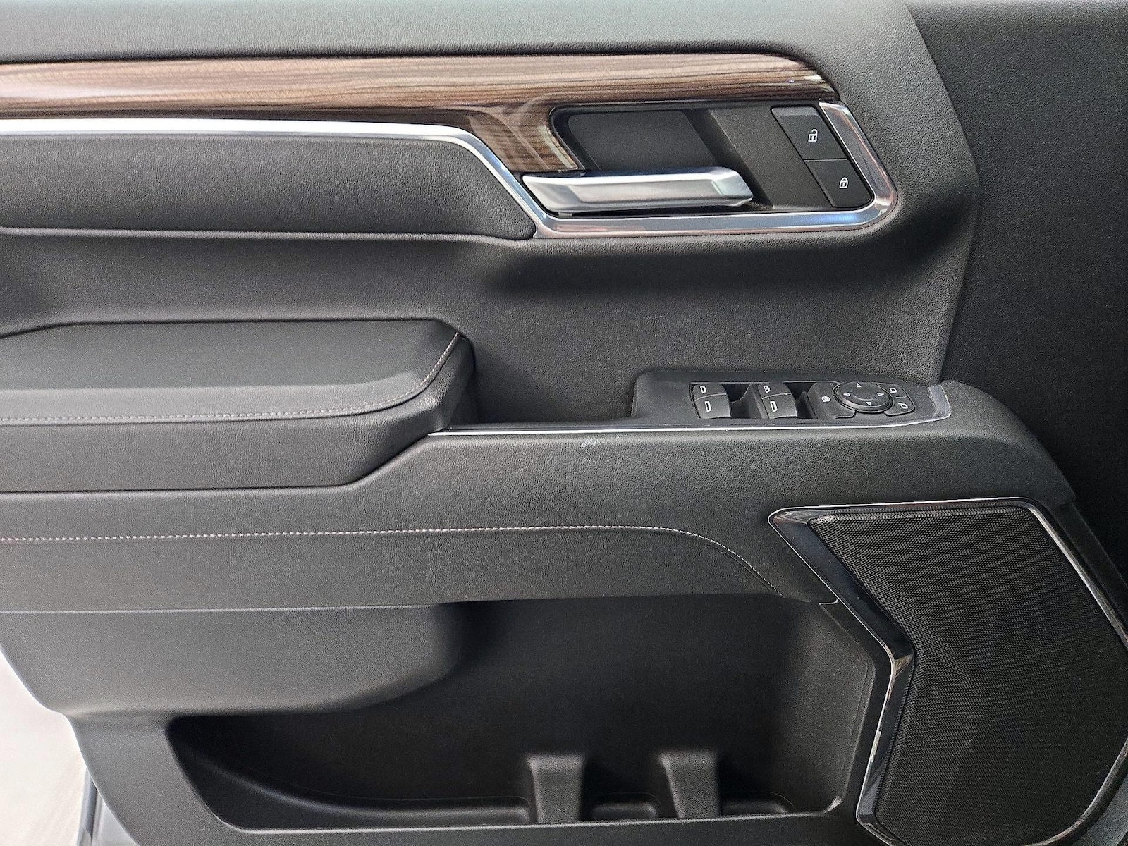 2023 Chevrolet Silverado 1500 LT - Photo 13