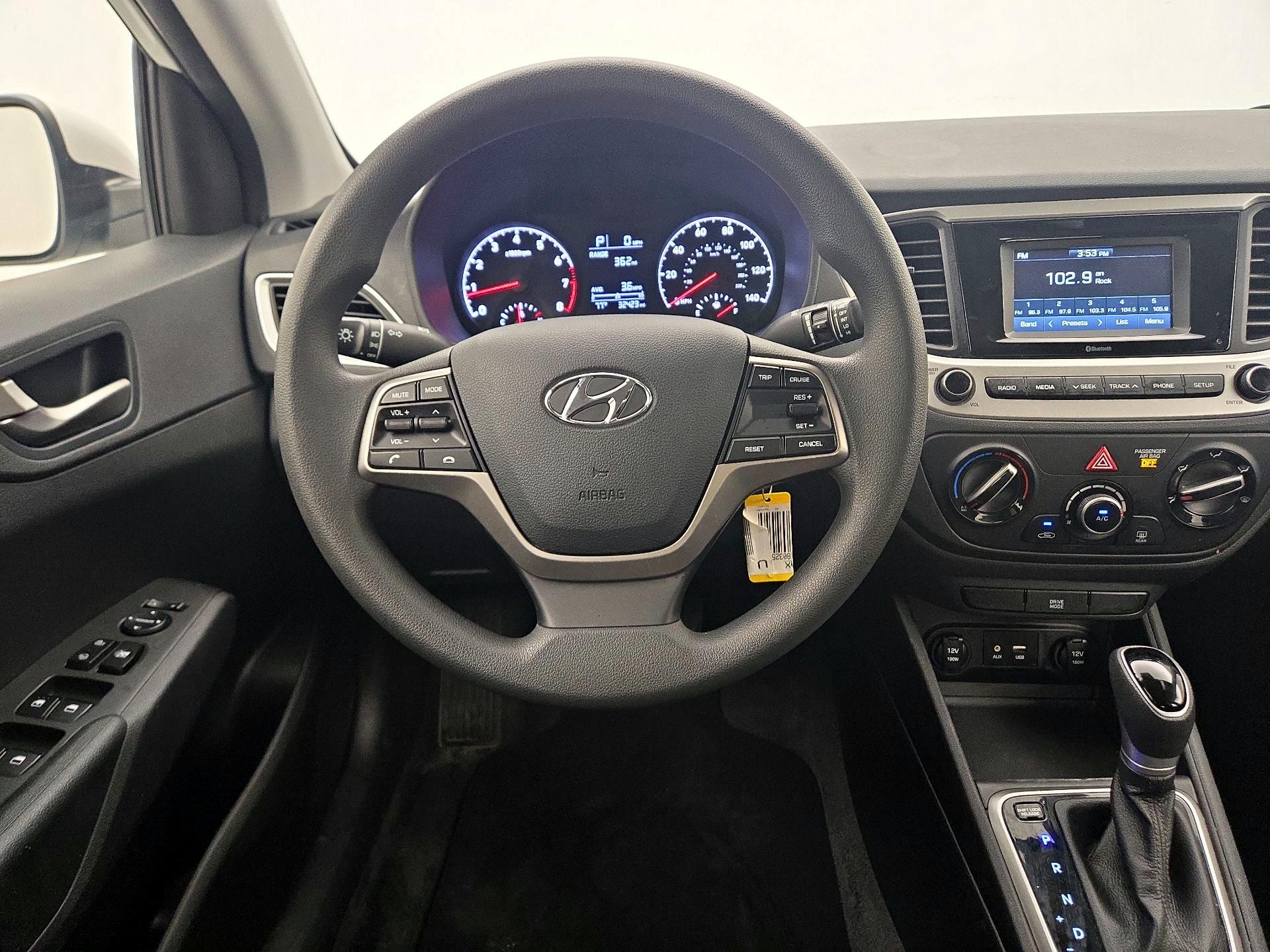 Thumbnail: 2022 Hyundai Accent - 10