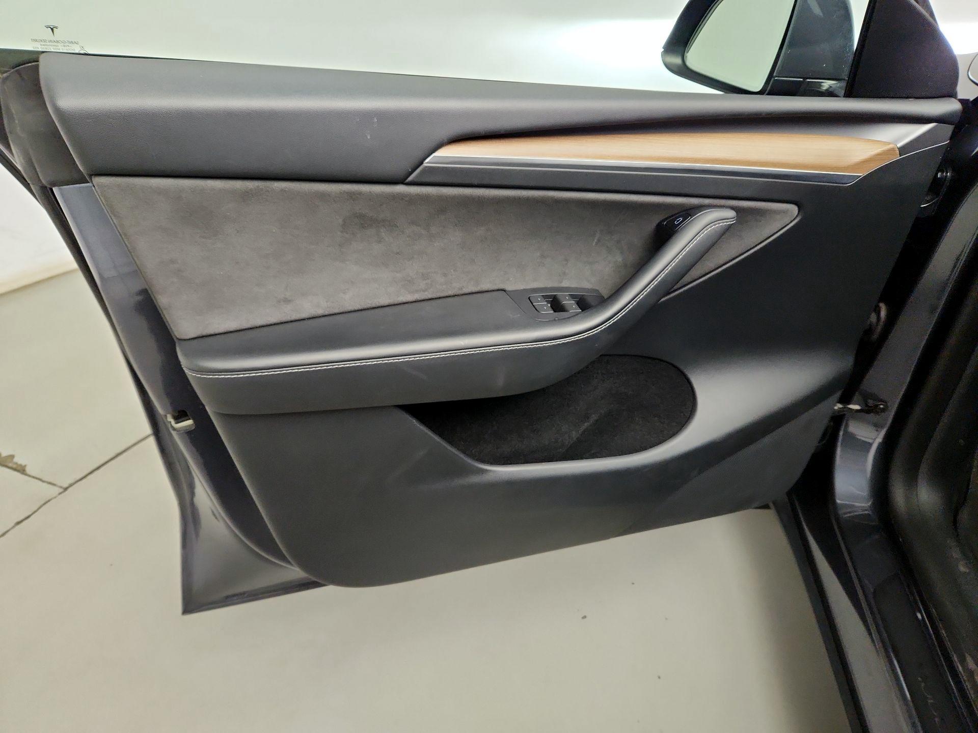 Thumbnail: 2023 Tesla Model Y - 12