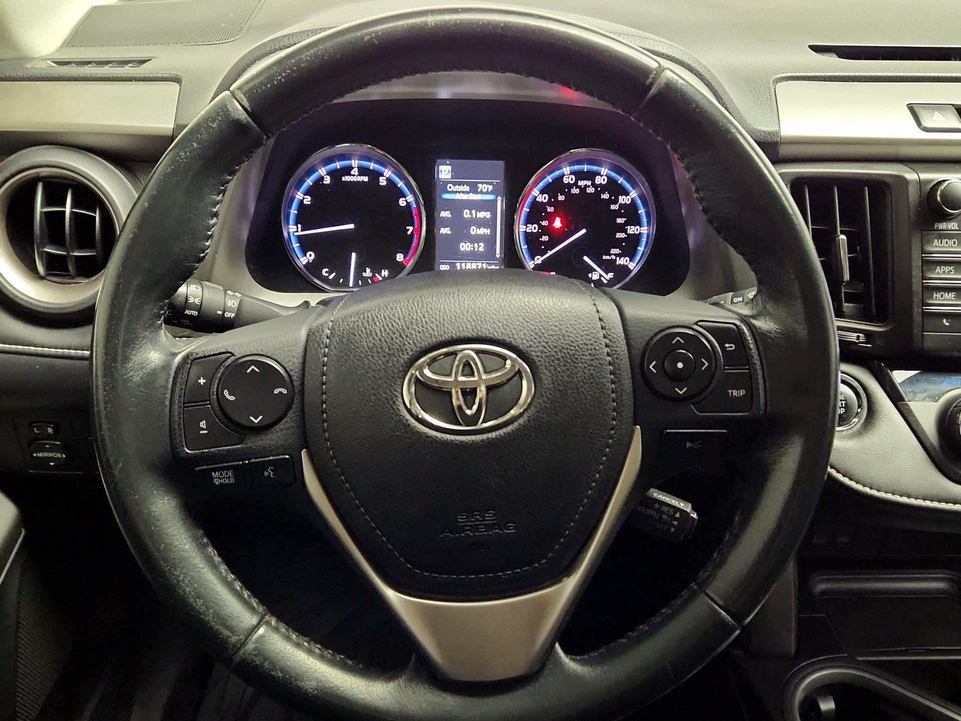 Thumbnail: 2016 Toyota RAV4 - 10