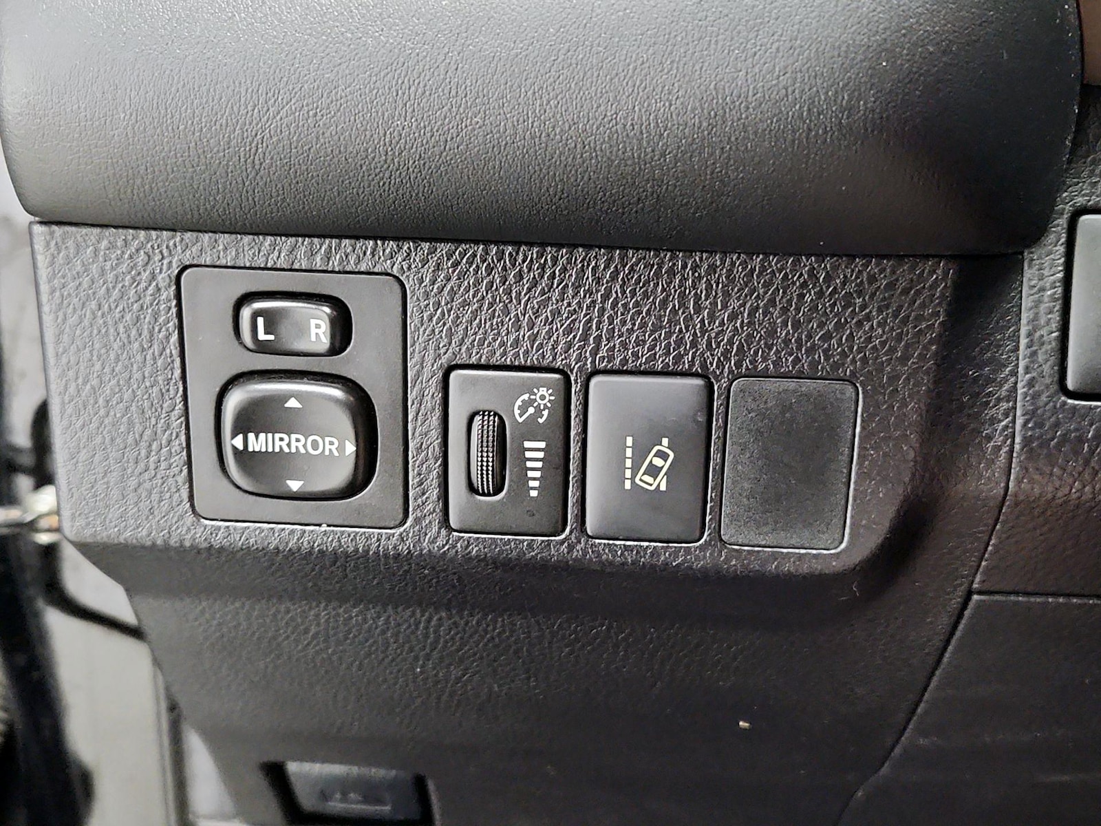 2016 Toyota RAV4 XLE - Photo 14