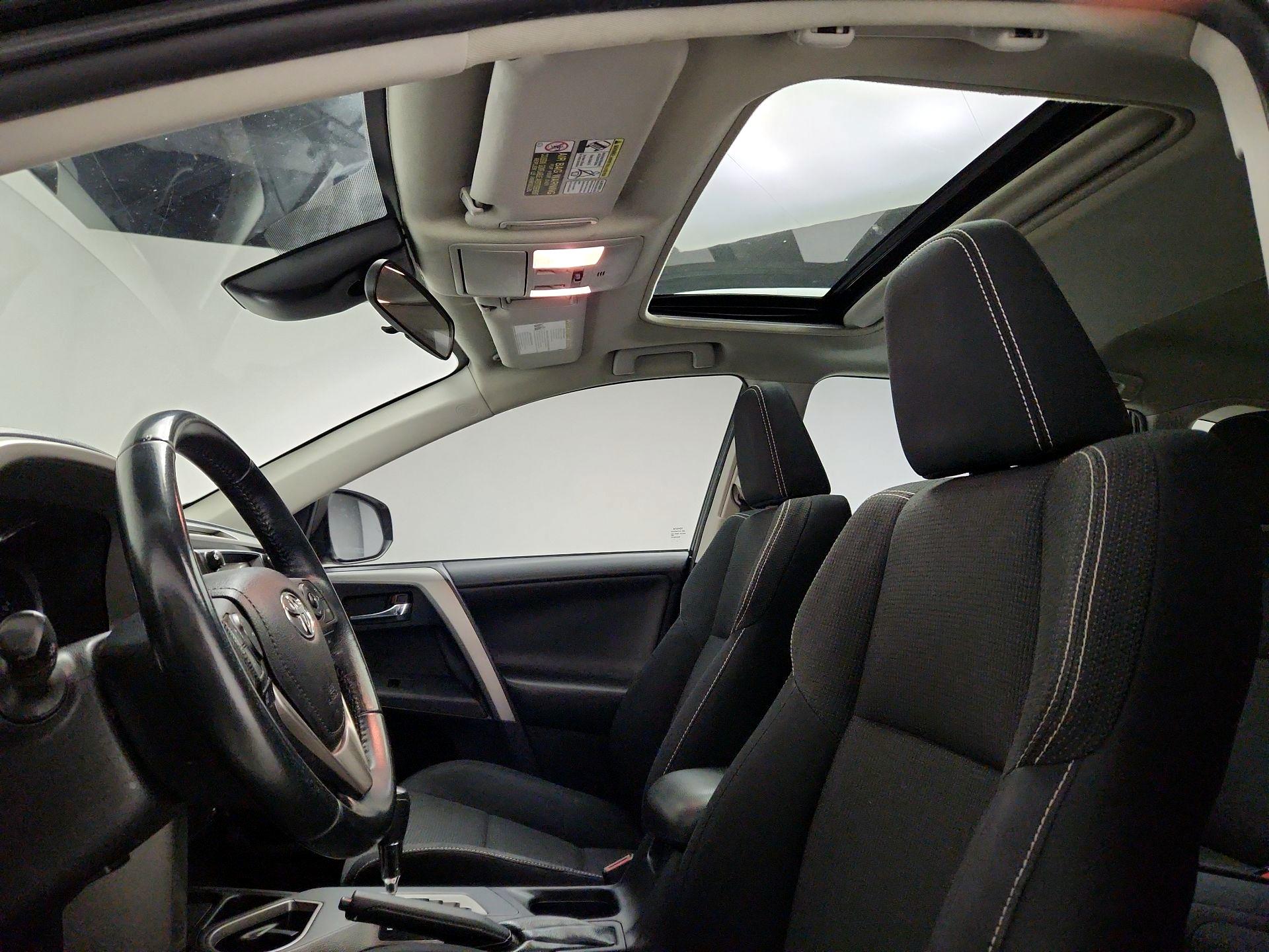 Thumbnail: 2016 Toyota RAV4 - 19