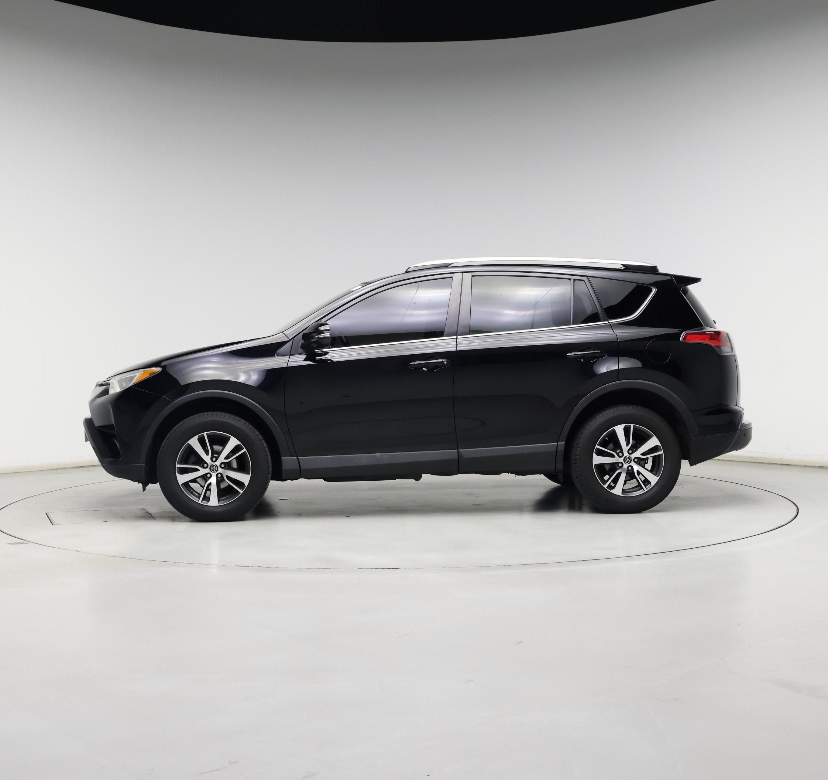 Thumbnail: 2016 Toyota RAV4 - 3