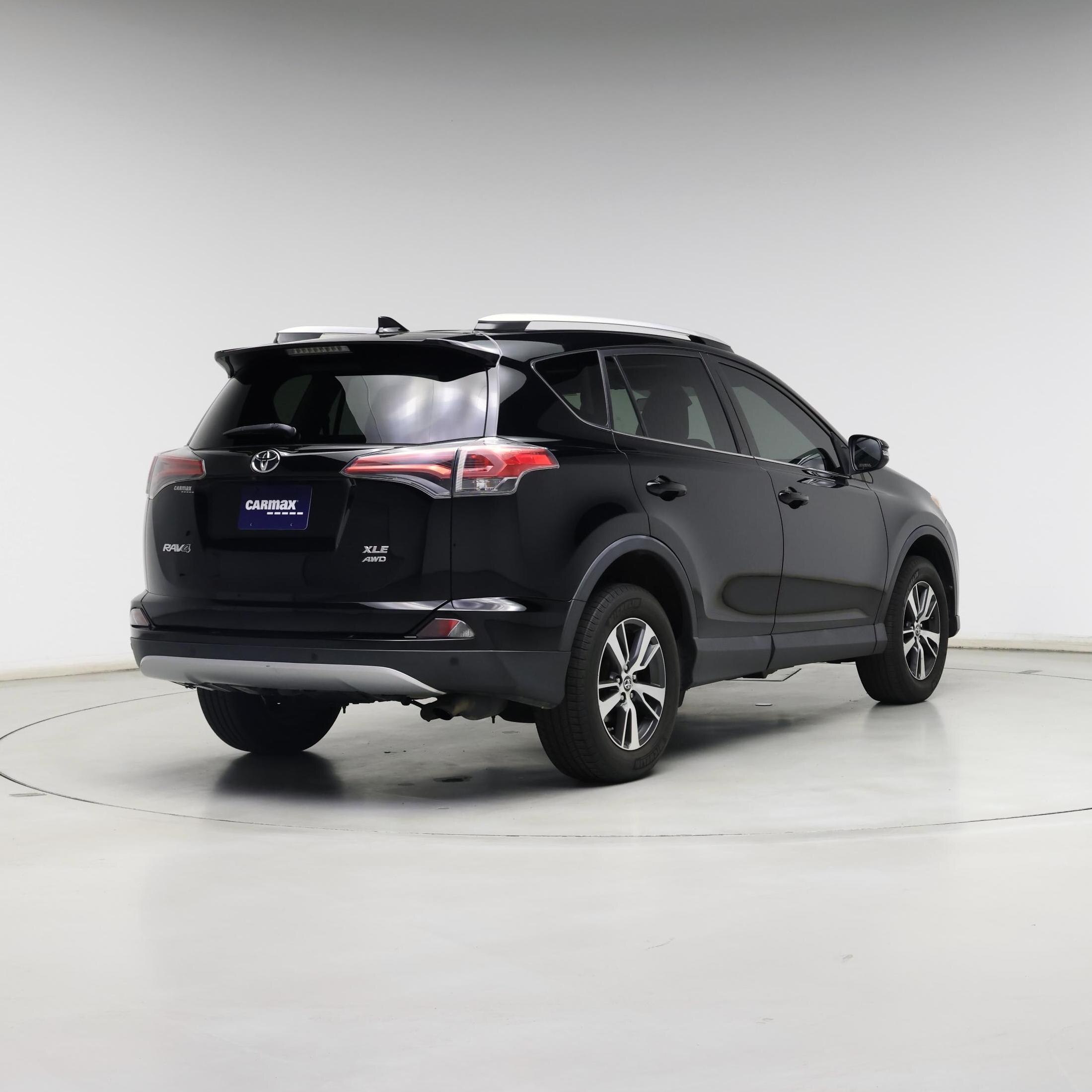 Thumbnail: 2016 Toyota RAV4 - 8