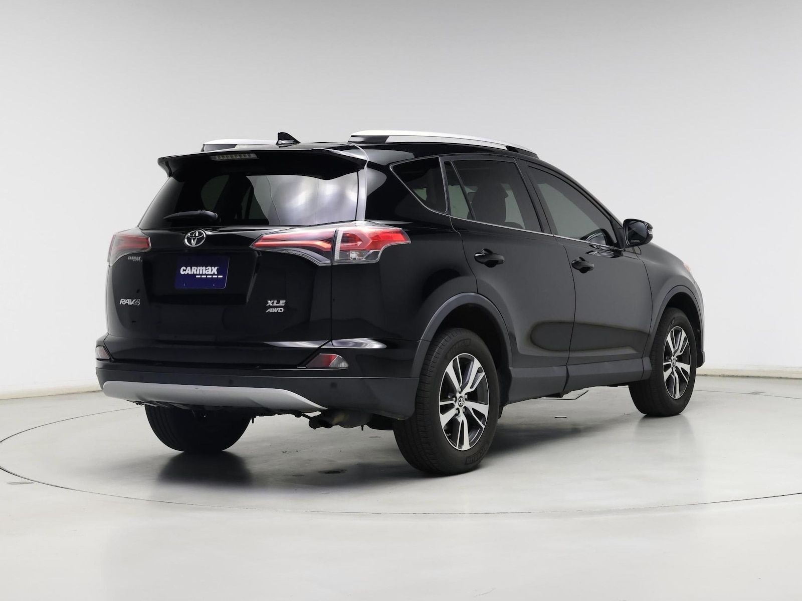 2016 Toyota RAV4 XLE - Photo 9