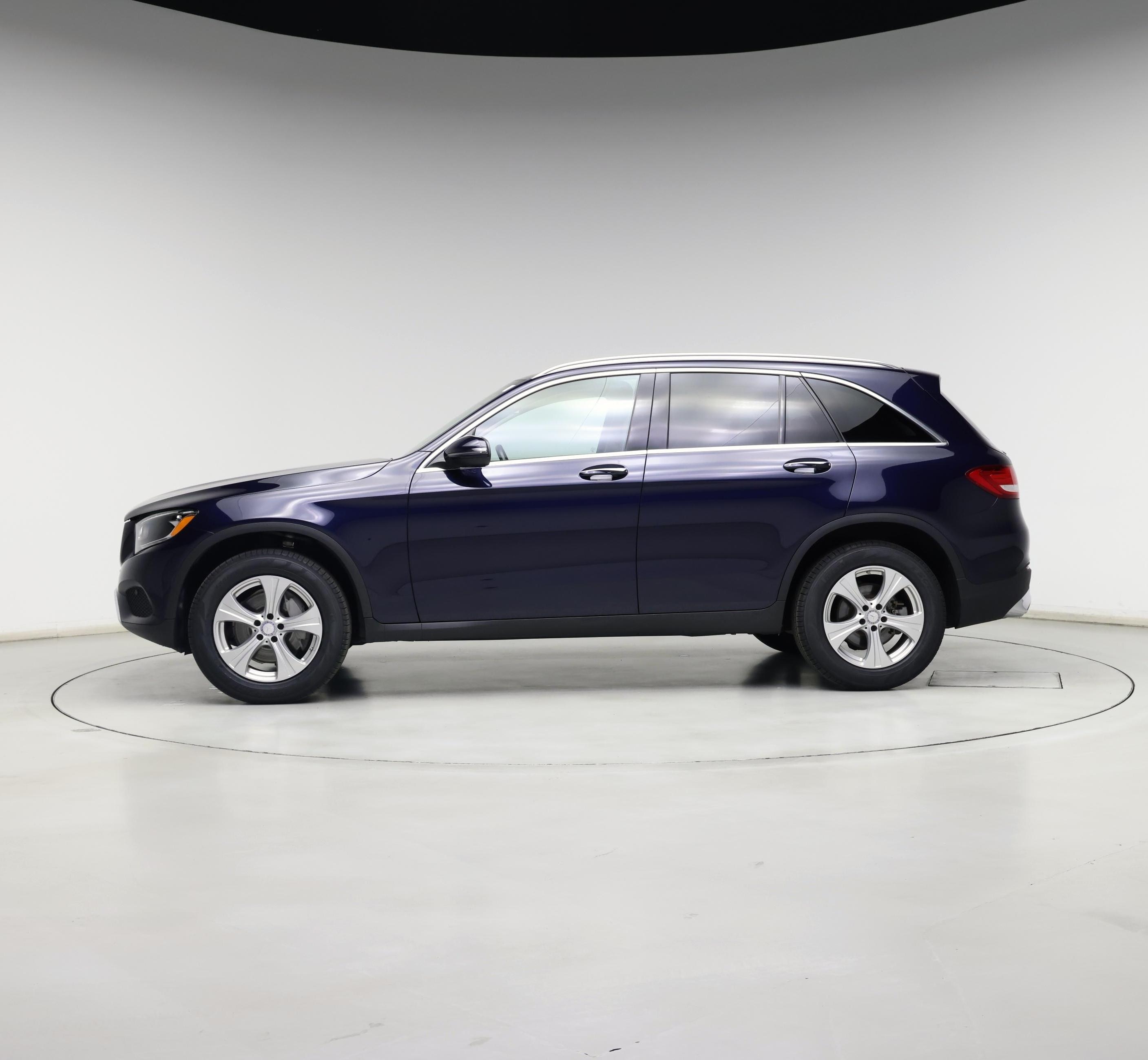 Thumbnail: 2016 Mercedes-Benz GLC - 3