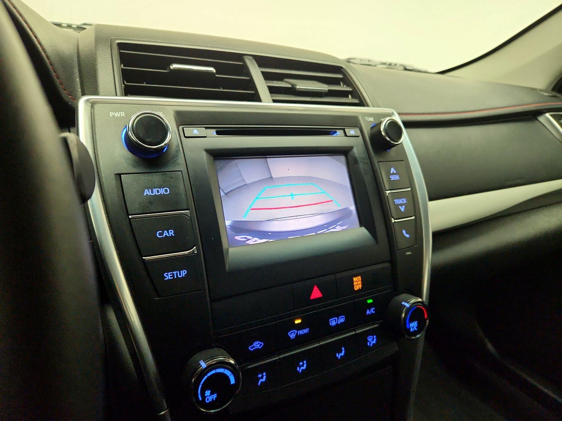 Thumbnail: 2015 Toyota Camry - 14