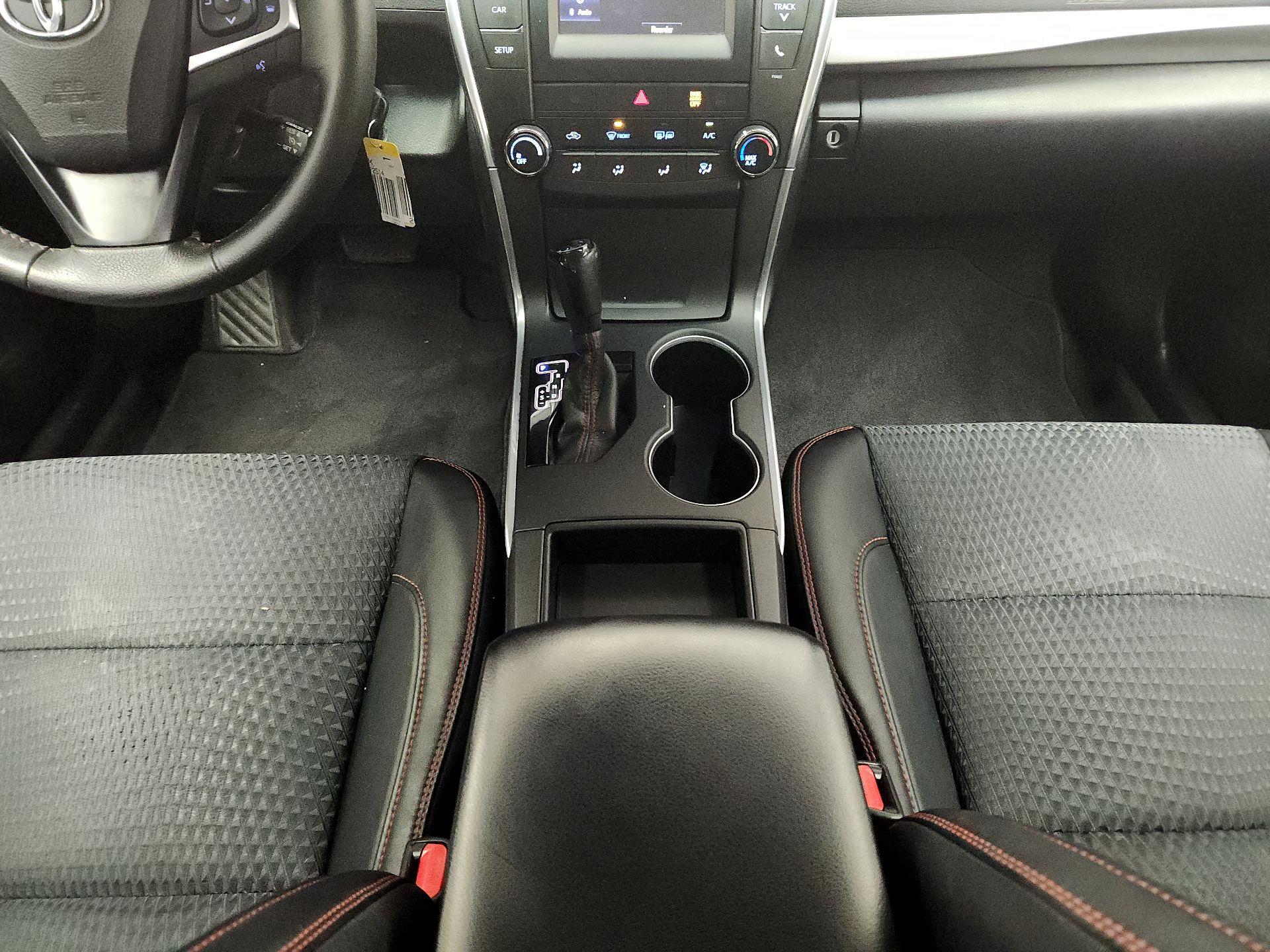 Thumbnail: 2015 Toyota Camry - 17