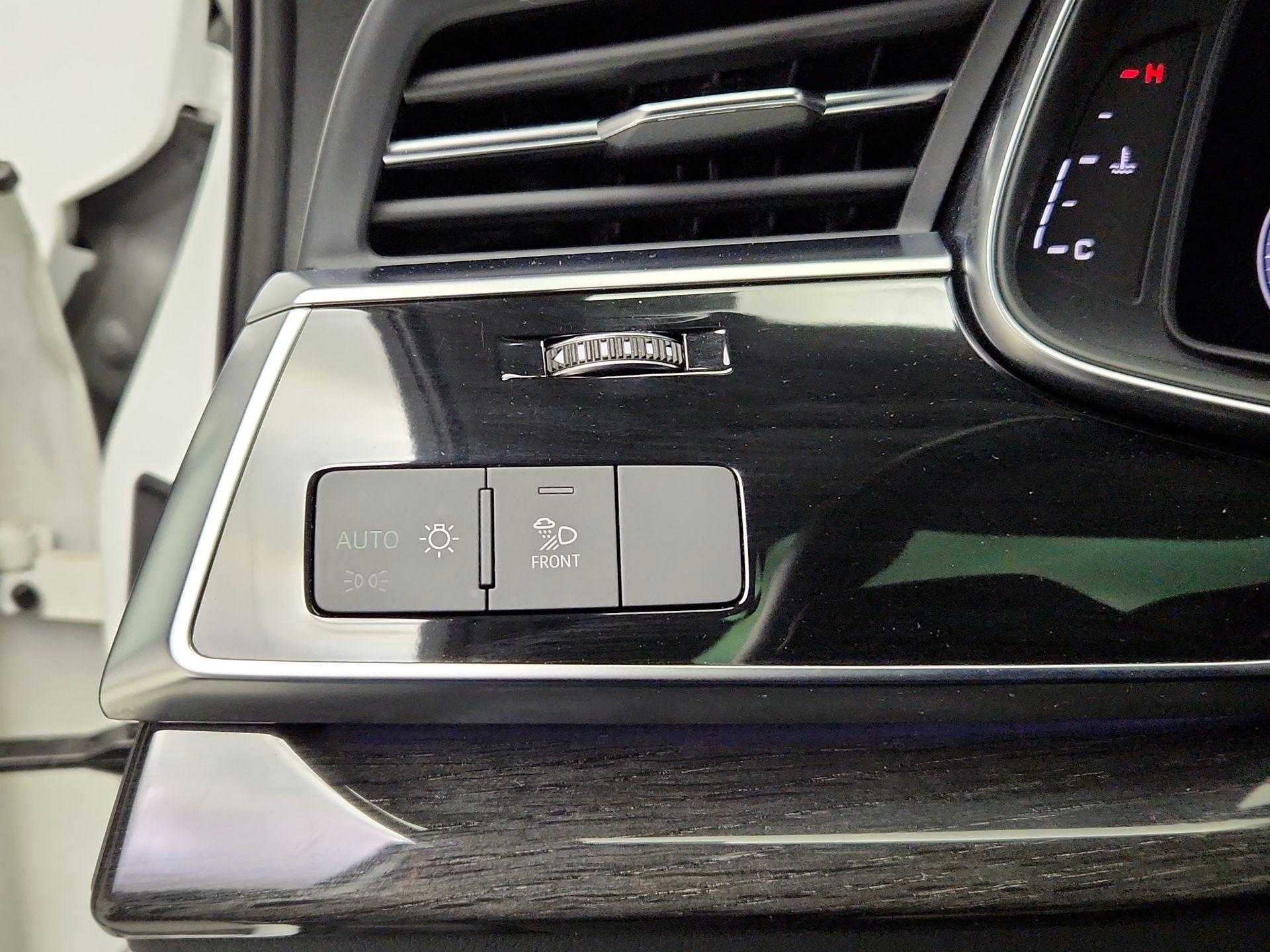Thumbnail: 2020 Audi Q7 - 13