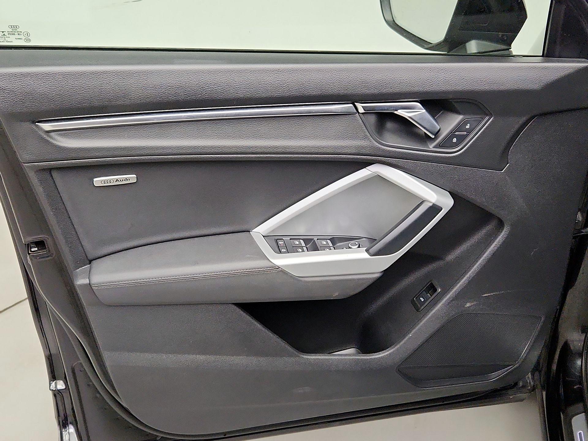 Thumbnail: 2021 Audi Q3 - 12