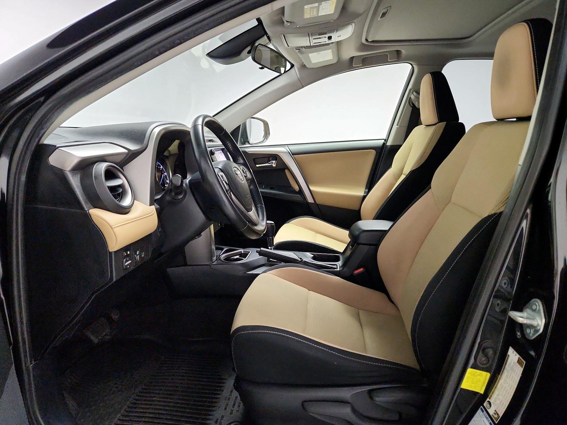 Thumbnail: 2017 Toyota RAV4 - 11