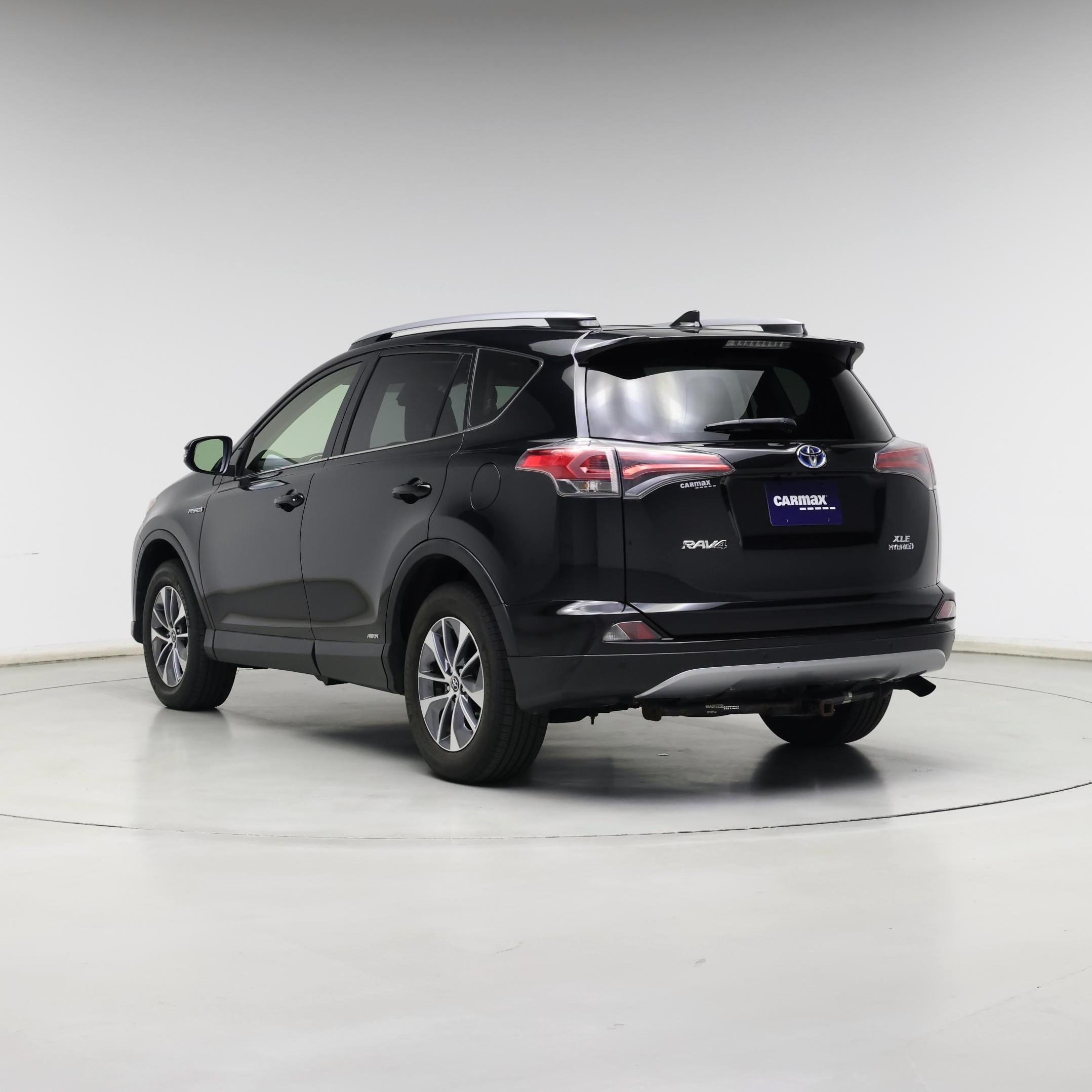 Thumbnail: 2017 Toyota RAV4 - 2