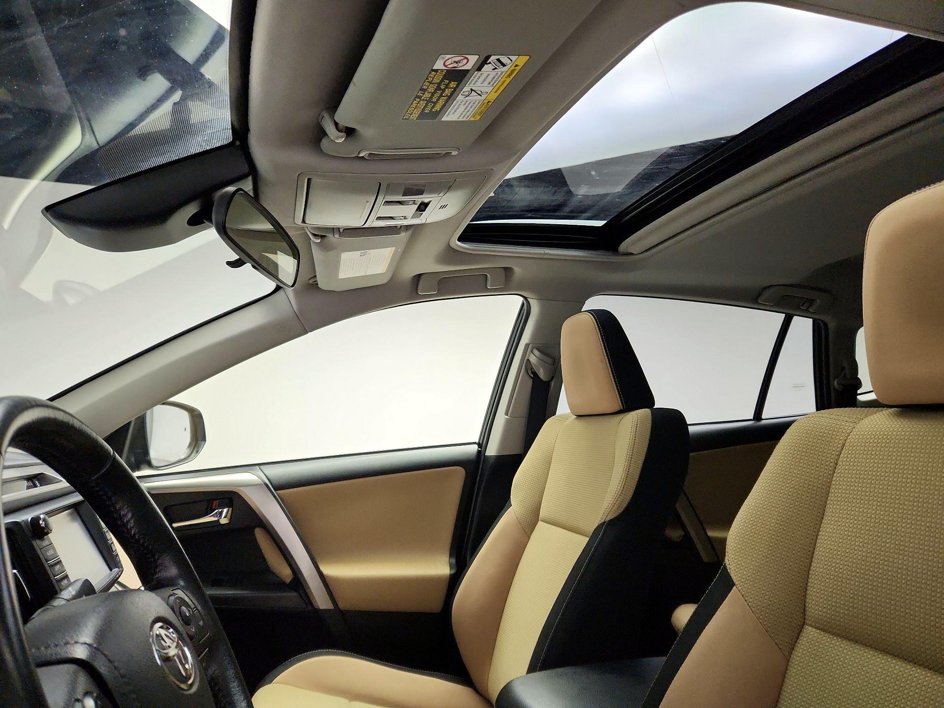 Thumbnail: 2017 Toyota RAV4 - 20