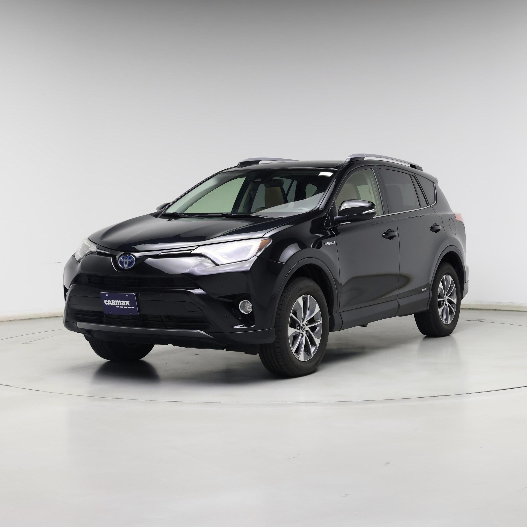 Thumbnail: 2017 Toyota RAV4 - 4