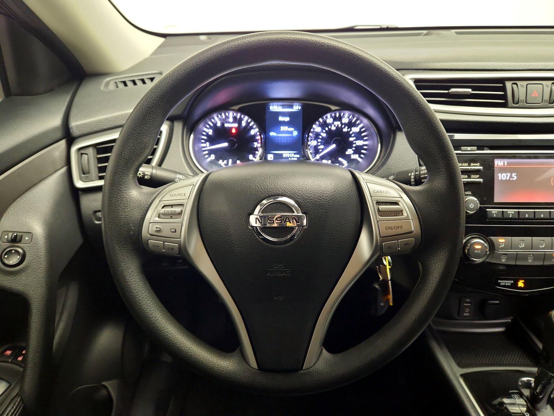 Thumbnail: 2016 Nissan Rogue - 10