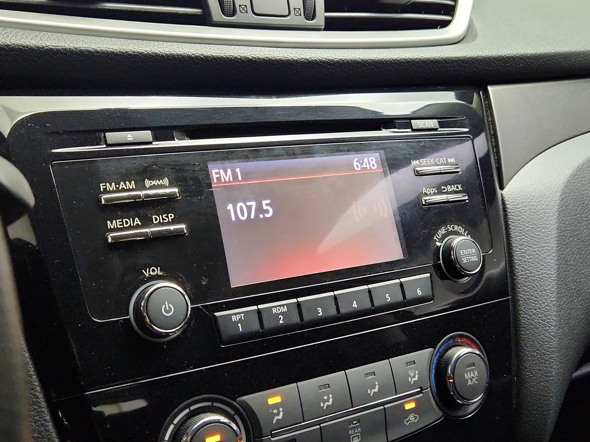 Thumbnail: 2016 Nissan Rogue - 15