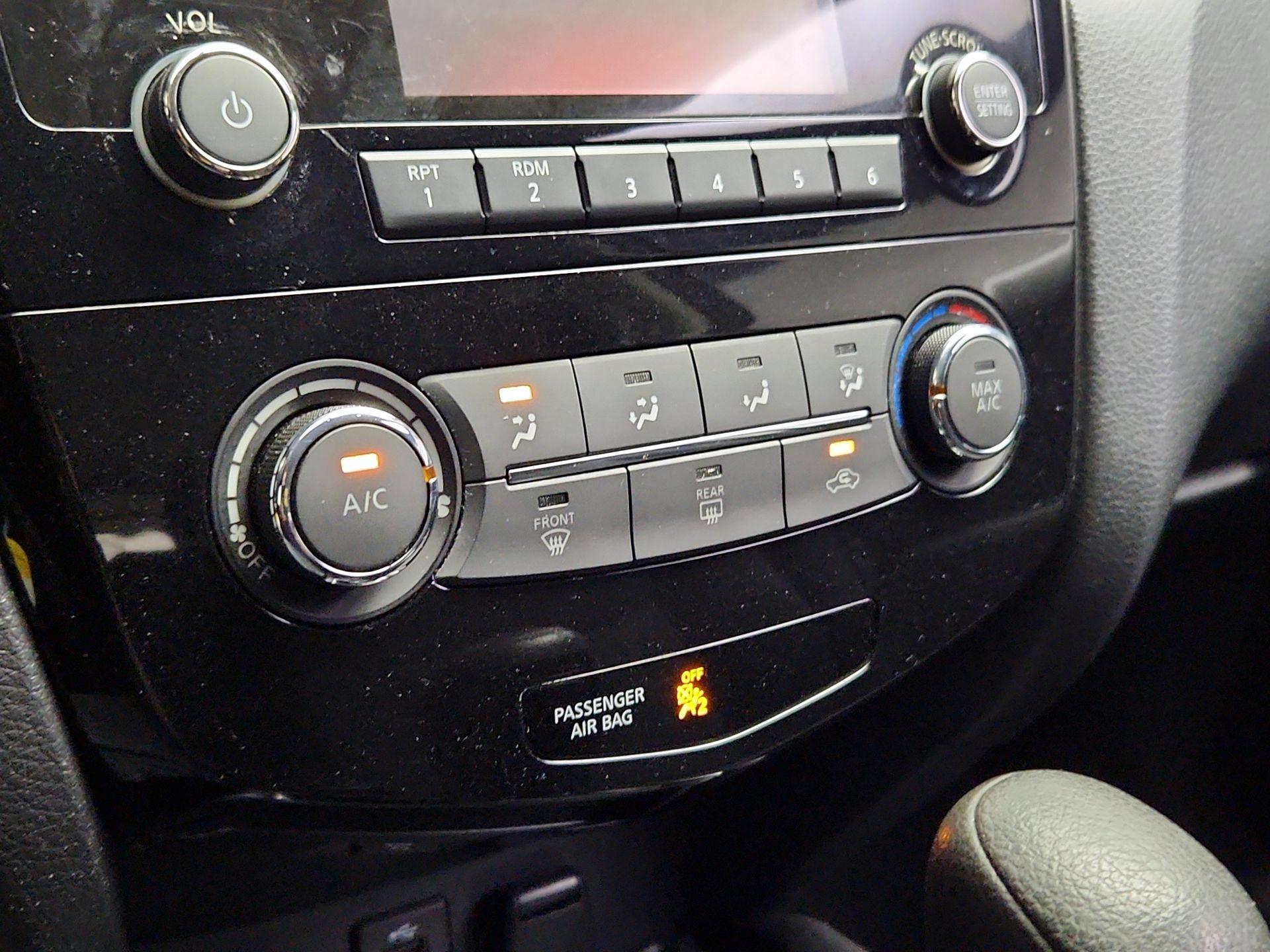 Thumbnail: 2016 Nissan Rogue - 16