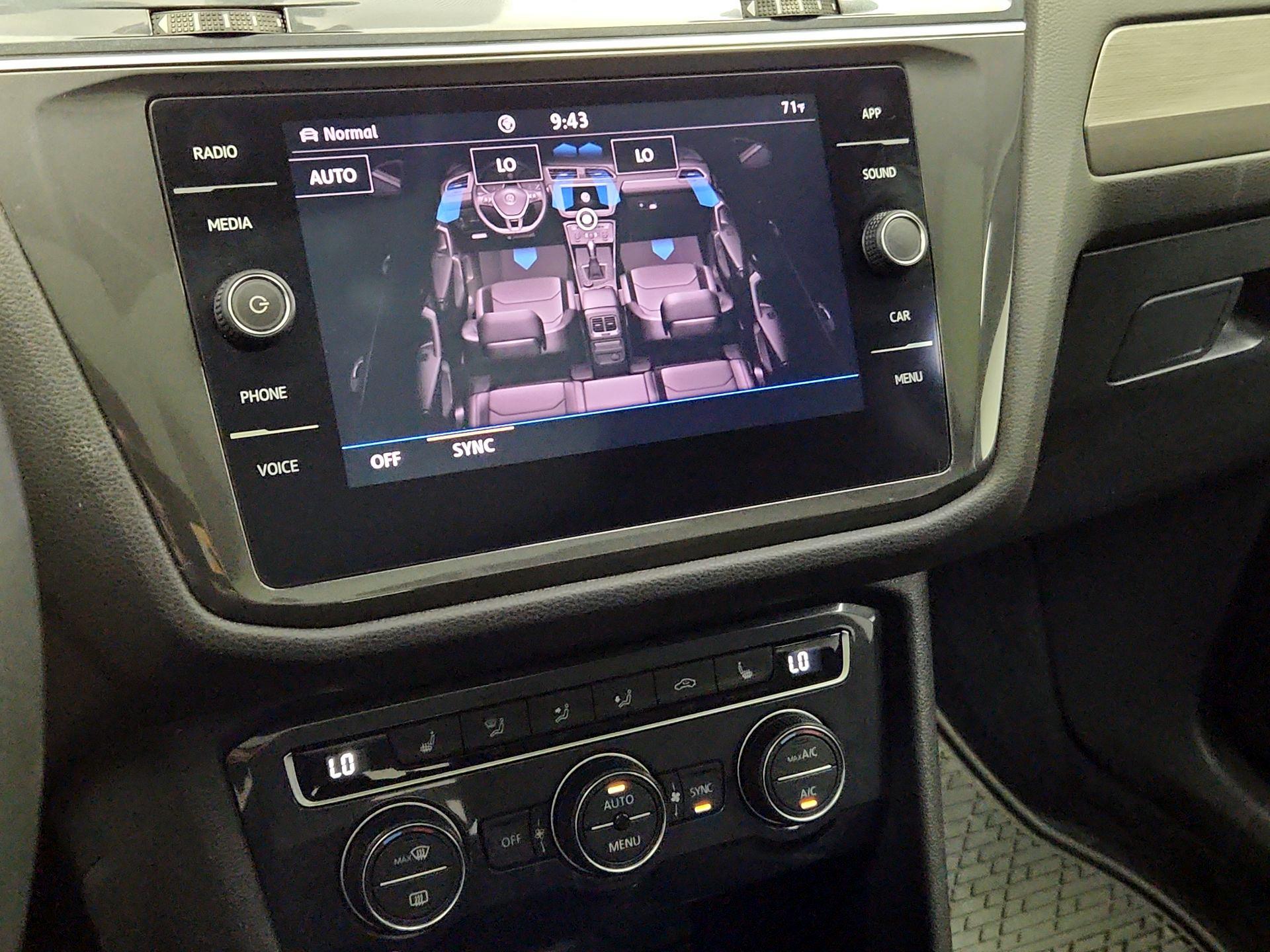 Thumbnail: 2020 Volkswagen Tiguan - 16