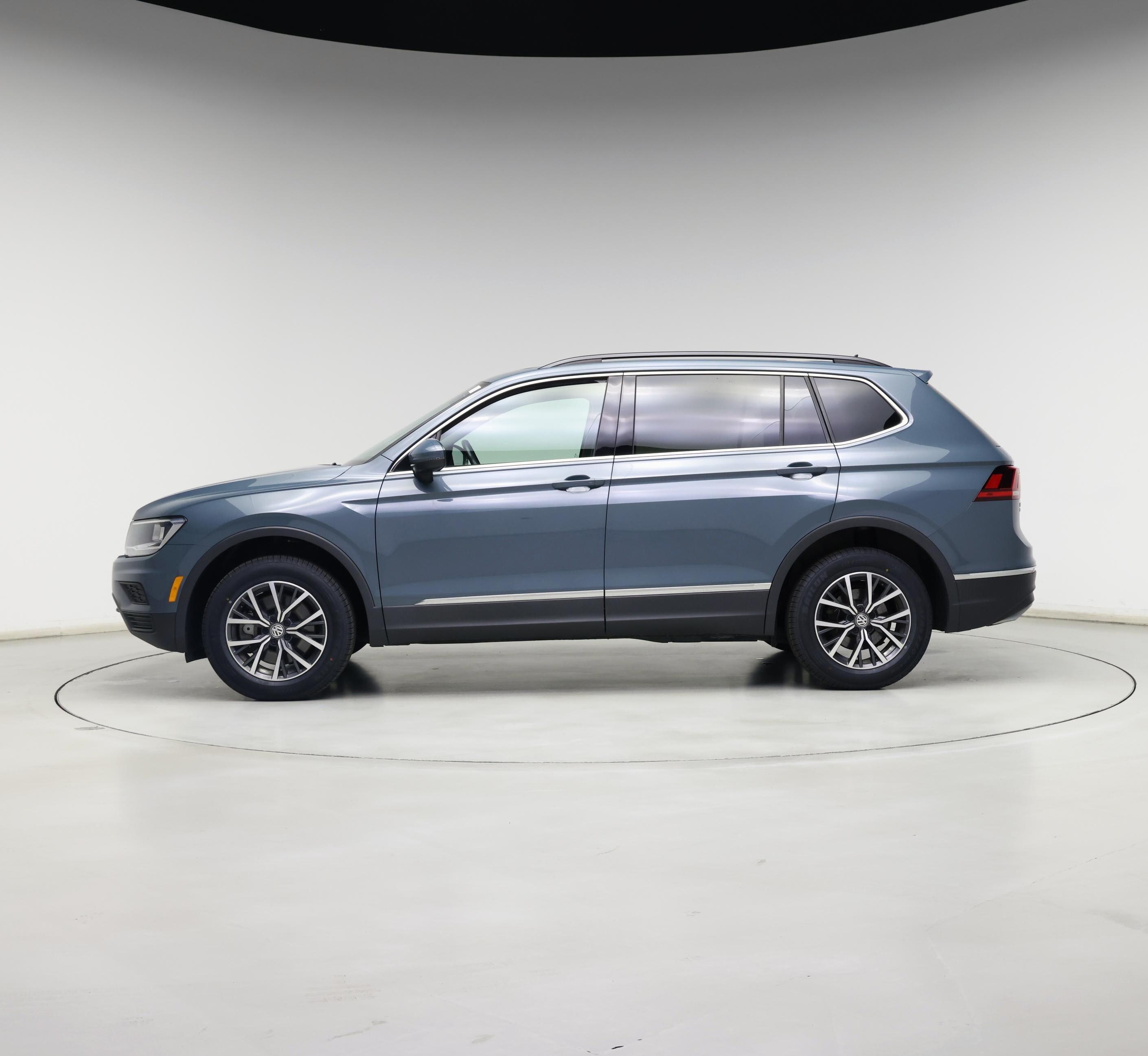 Thumbnail: 2020 Volkswagen Tiguan - 3