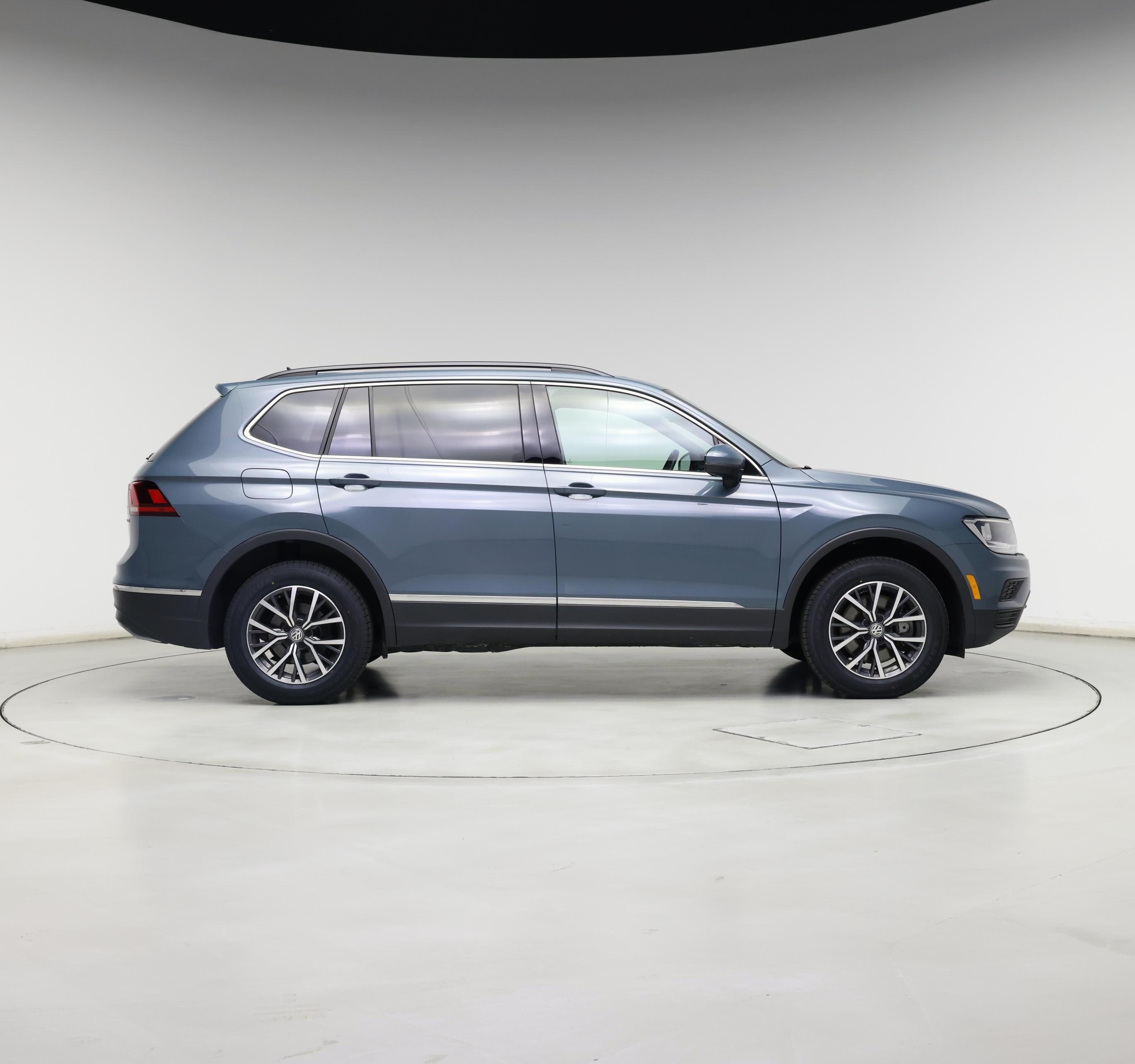Thumbnail: 2020 Volkswagen Tiguan - 7