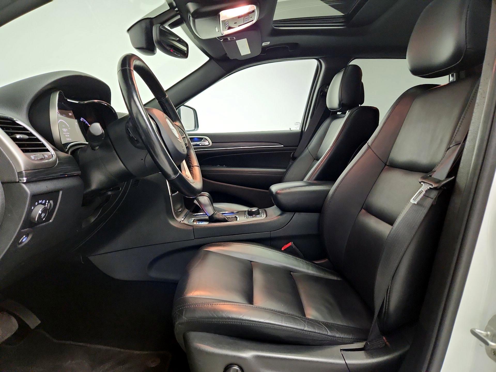 Thumbnail: 2020 Jeep Grand Cherokee - 11