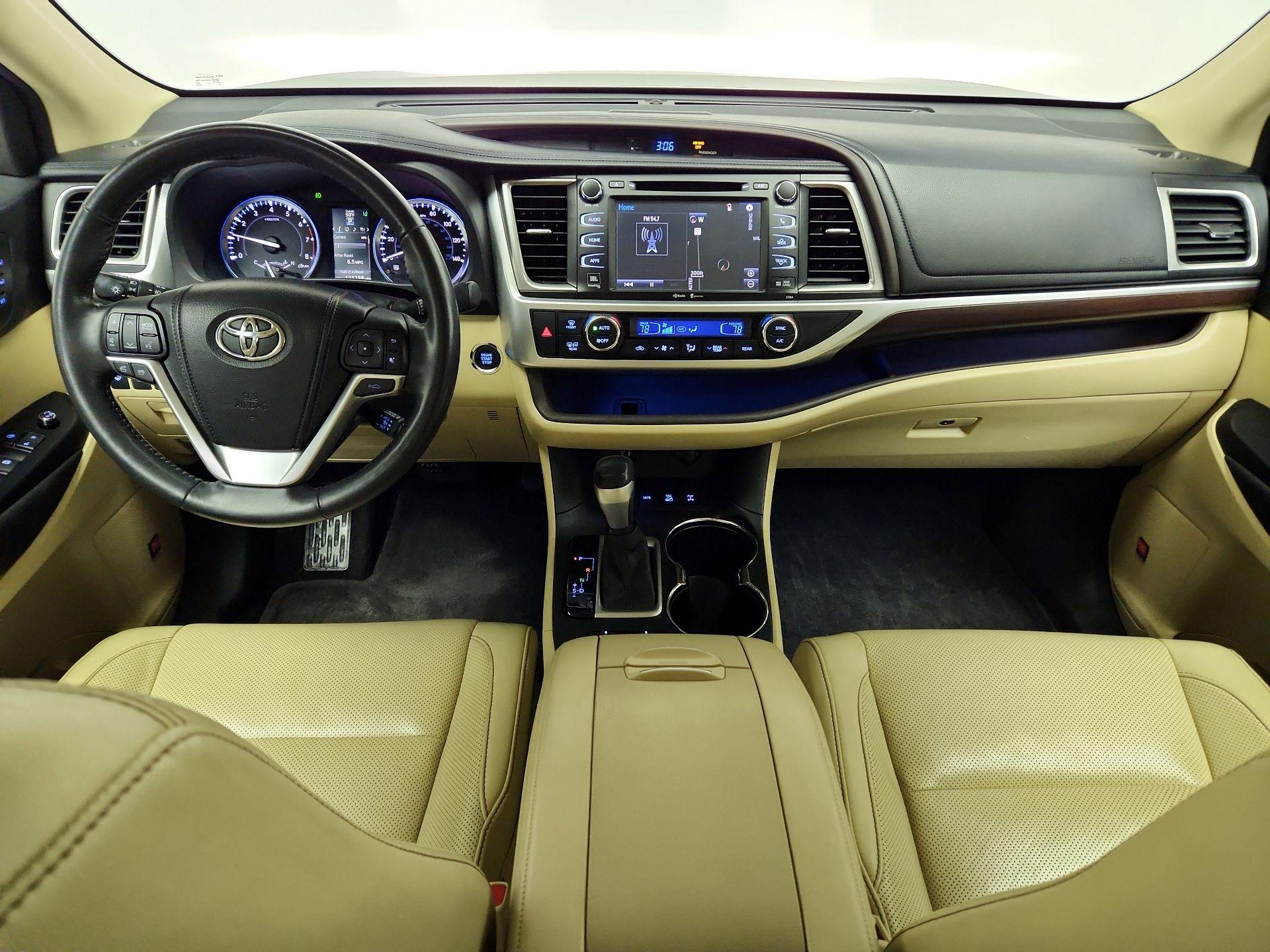 Thumbnail: 2015 Toyota Highlander - 9