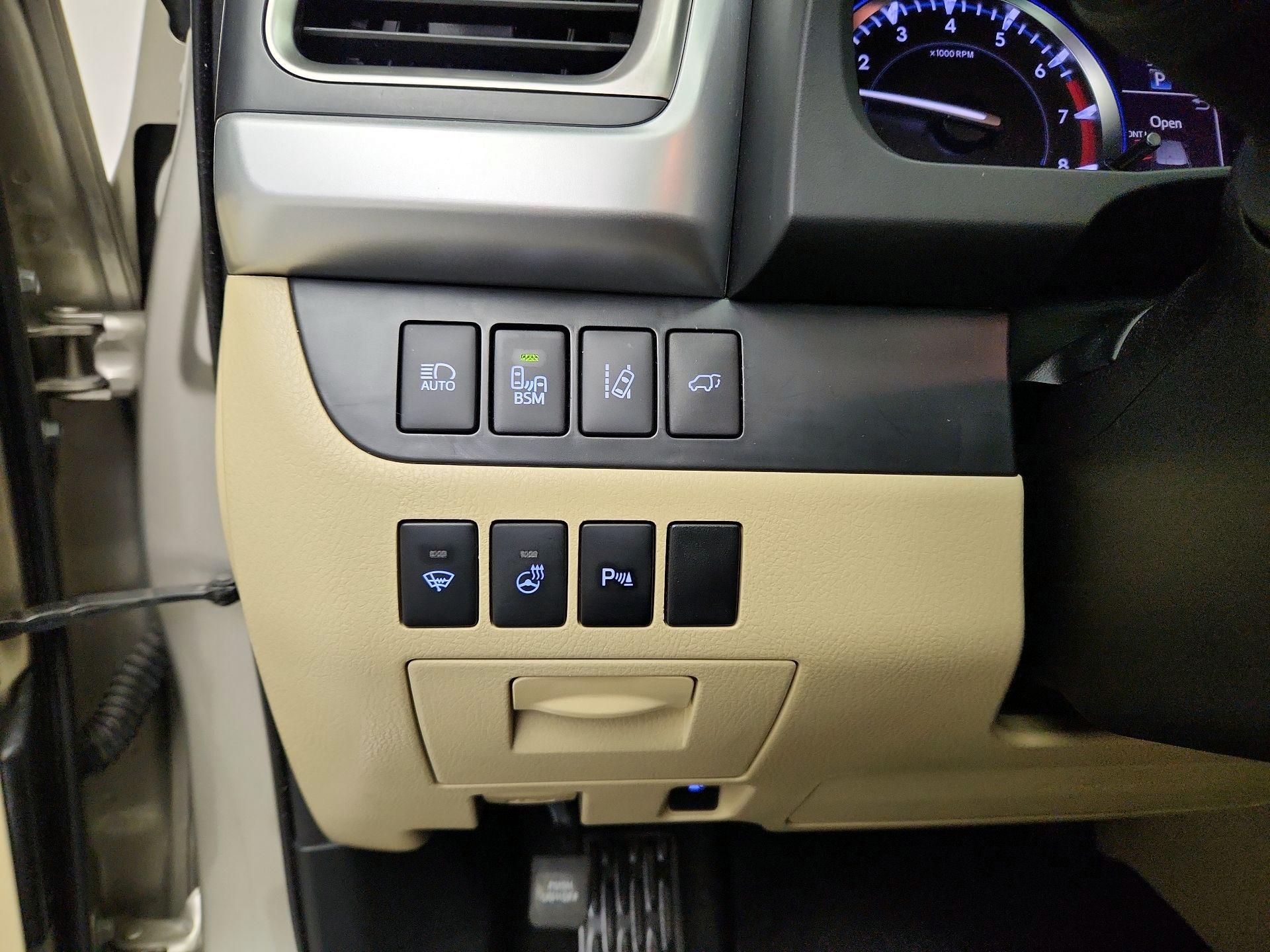 Thumbnail: 2015 Toyota Highlander - 13
