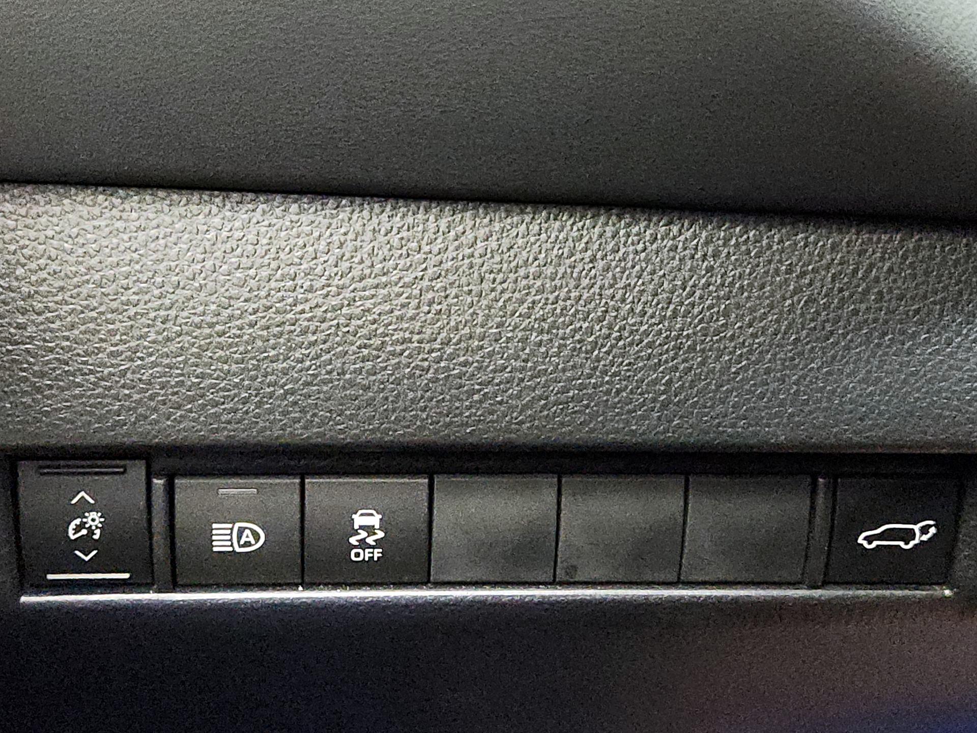 Thumbnail: 2023 Toyota Venza - 13