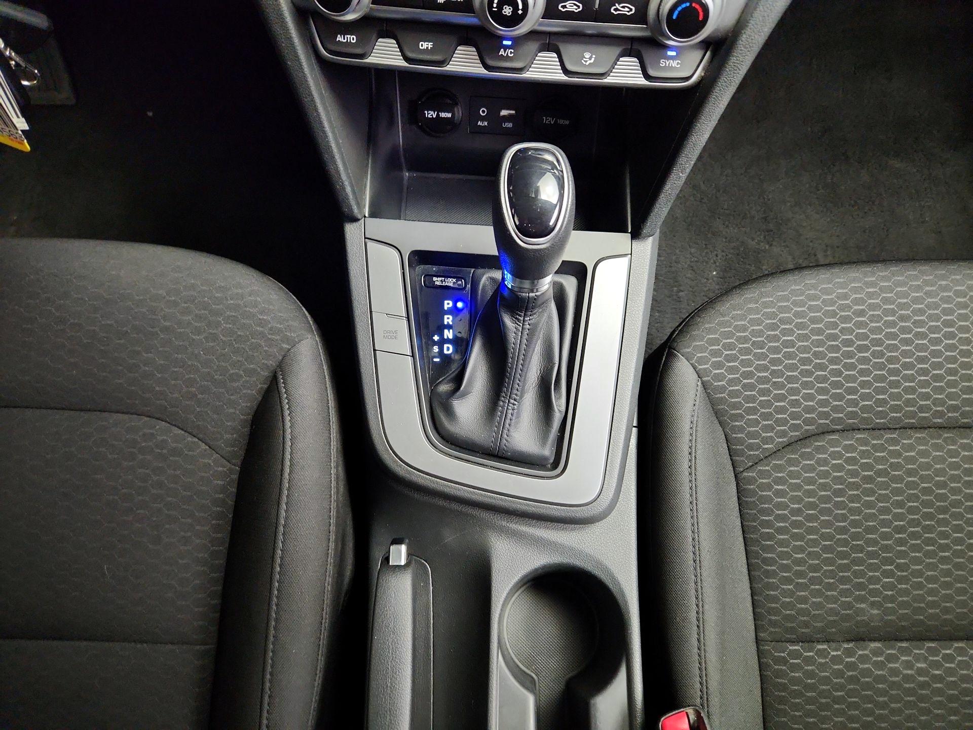 Thumbnail: 2020 Hyundai Elantra - 17