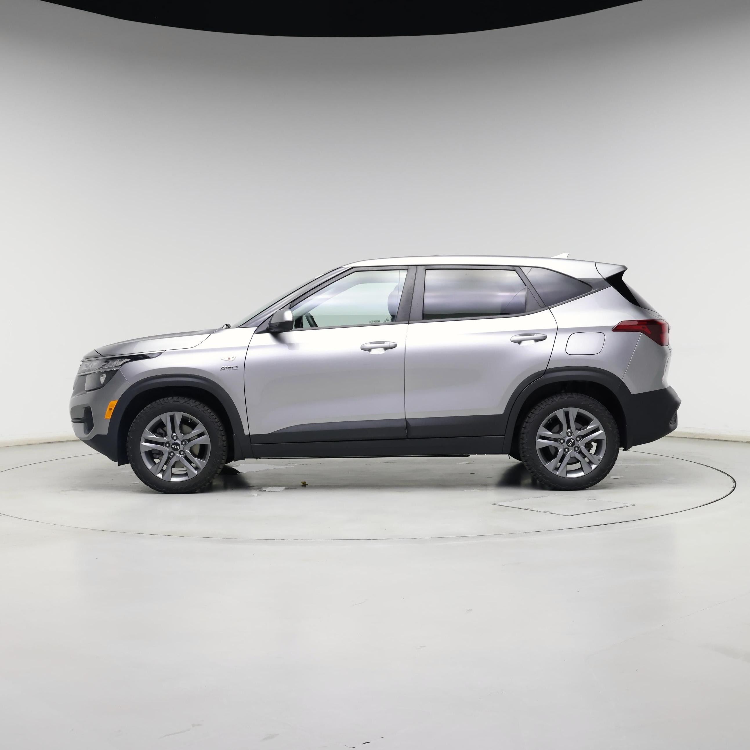 Thumbnail: 2021 Kia Seltos - 3