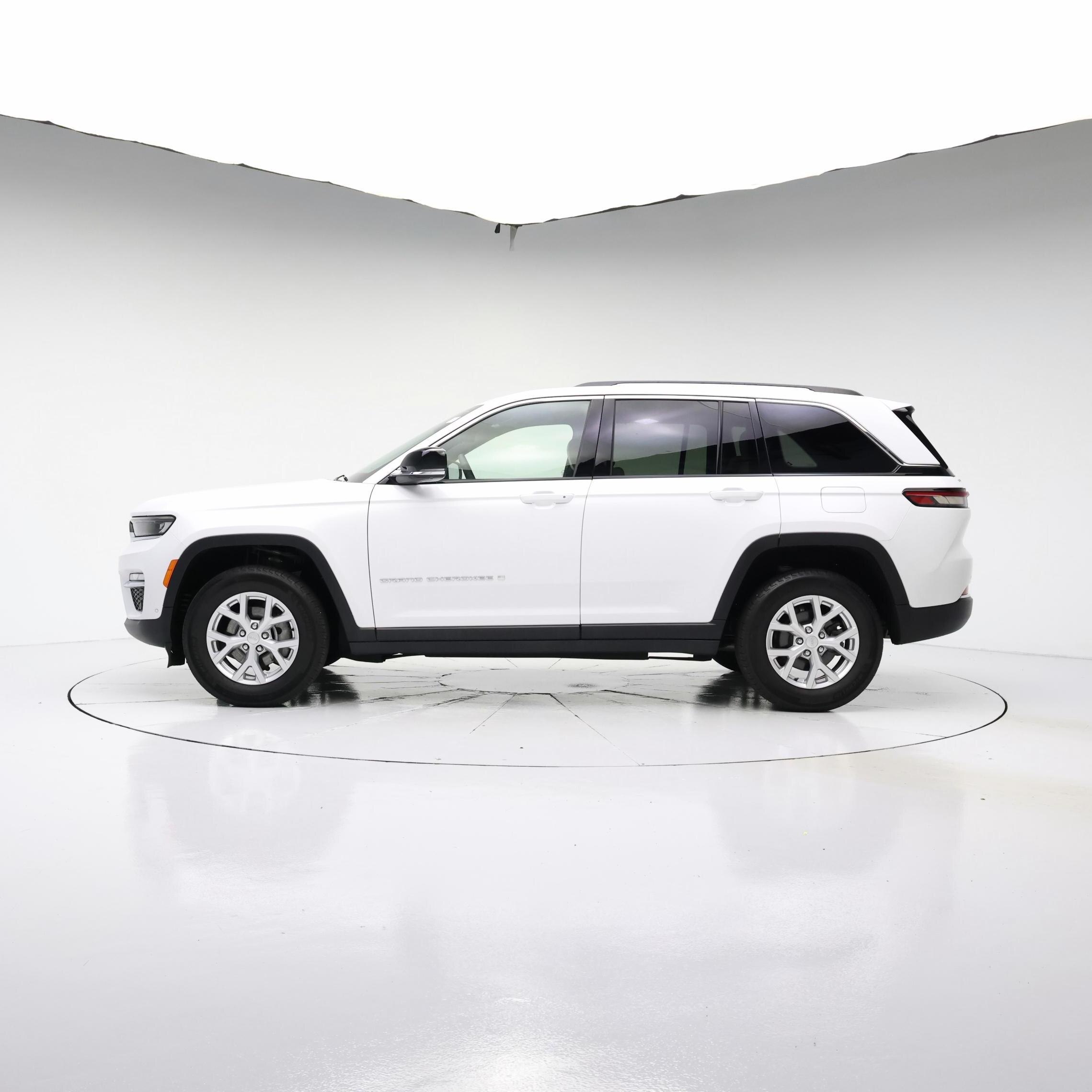 Thumbnail: 2023 Jeep Grand Cherokee - 3