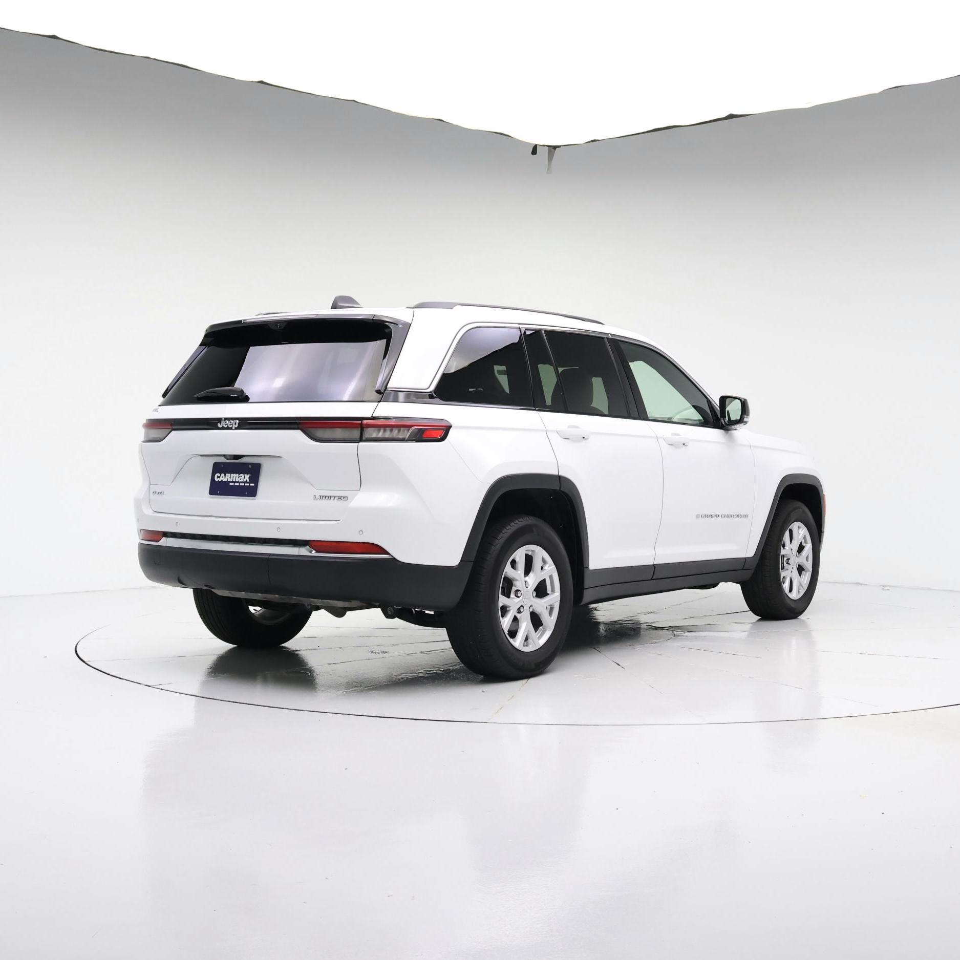Thumbnail: 2023 Jeep Grand Cherokee - 8