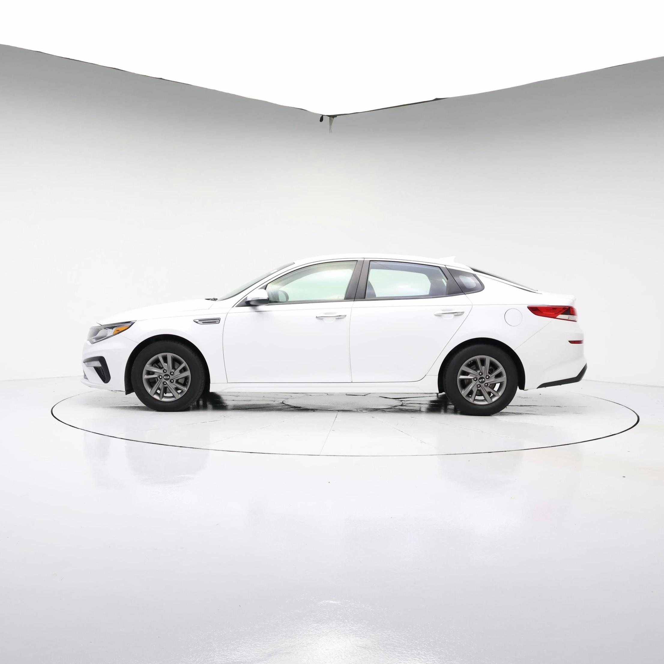 Thumbnail: 2020 Kia Optima - 3