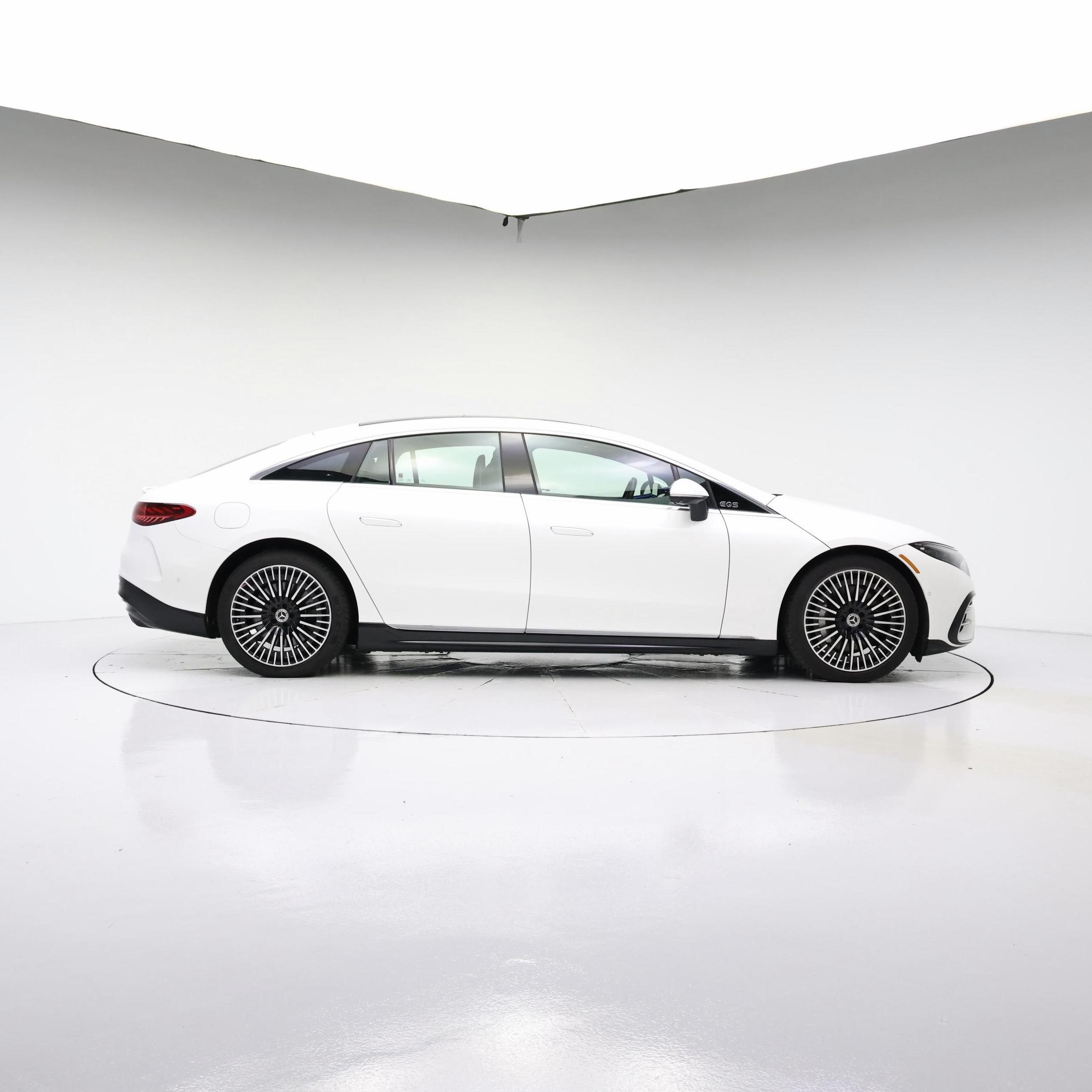 Thumbnail: 2023 Mercedes-Benz EQS - 7