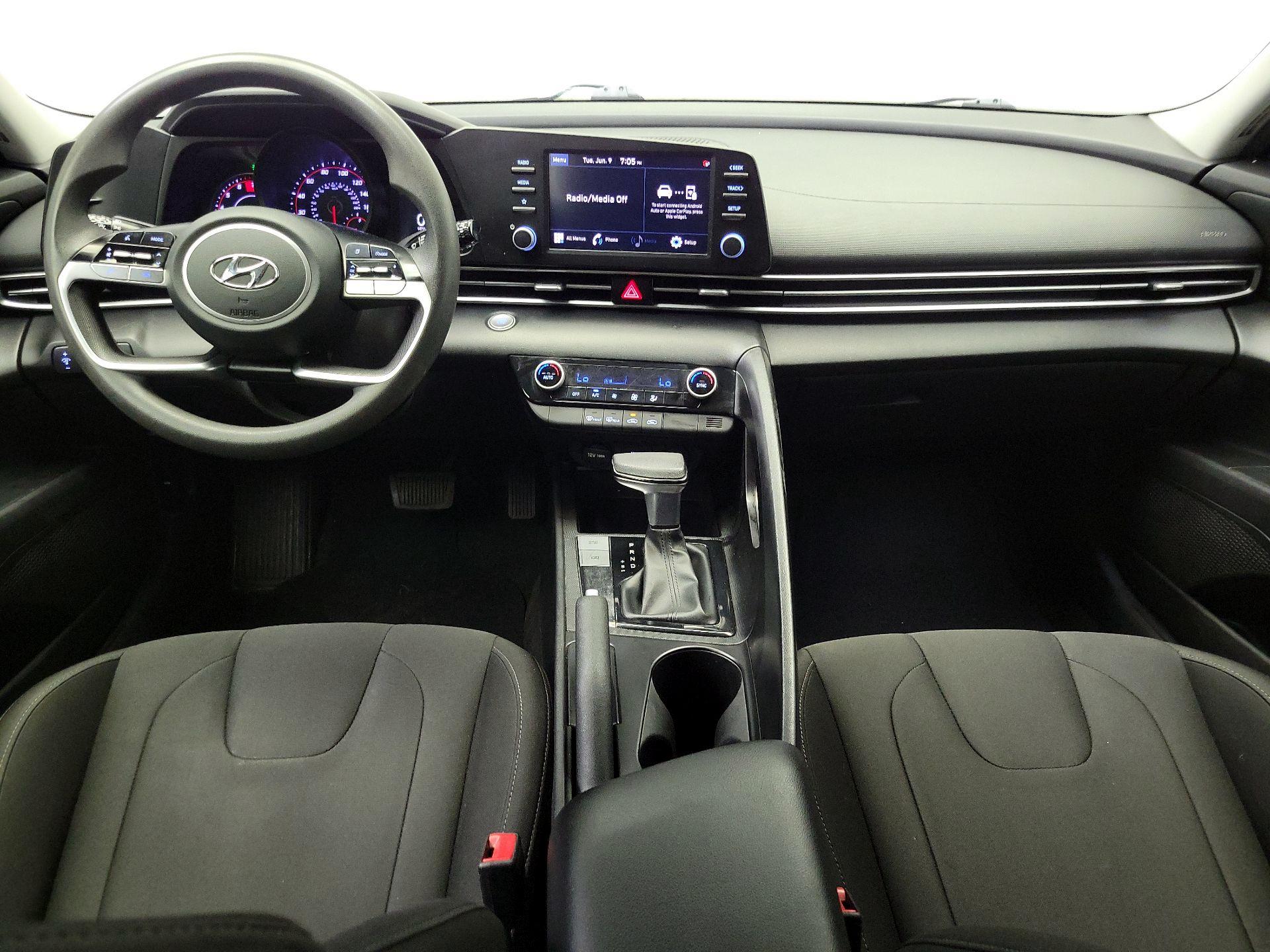 Thumbnail: 2023 Hyundai Elantra - 9