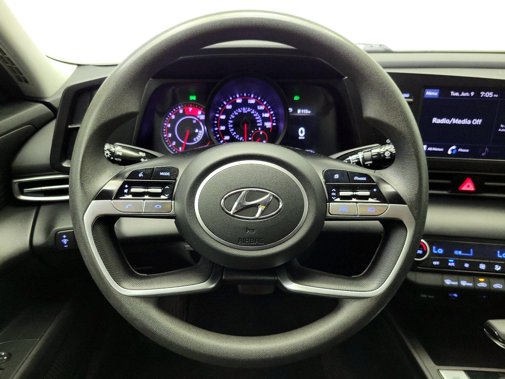 Thumbnail: 2023 Hyundai Elantra - 10