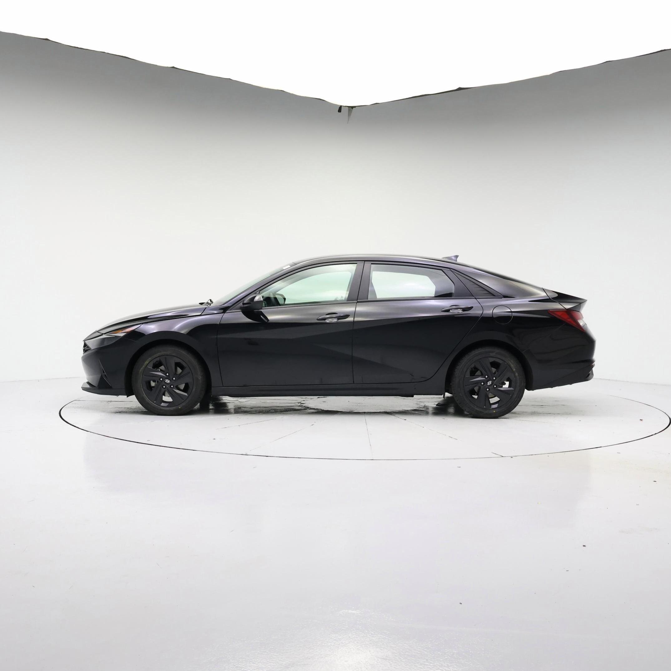 Thumbnail: 2023 Hyundai Elantra - 3