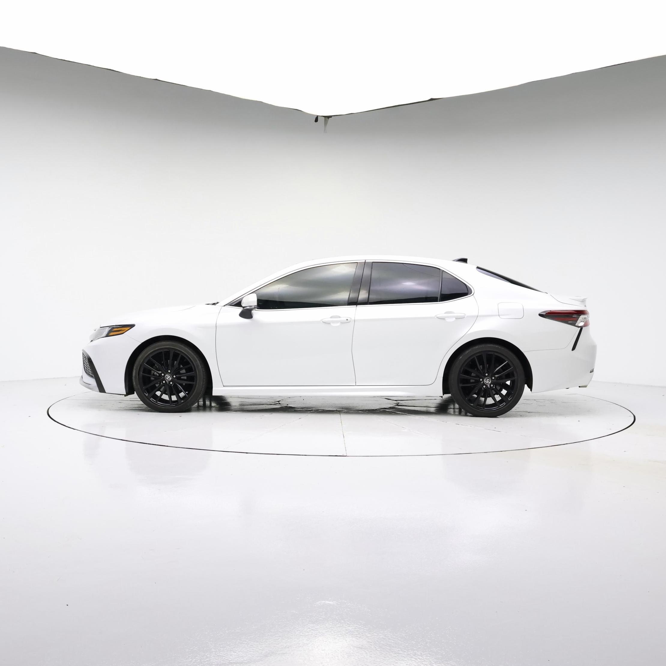 Thumbnail: 2022 Toyota Camry - 3