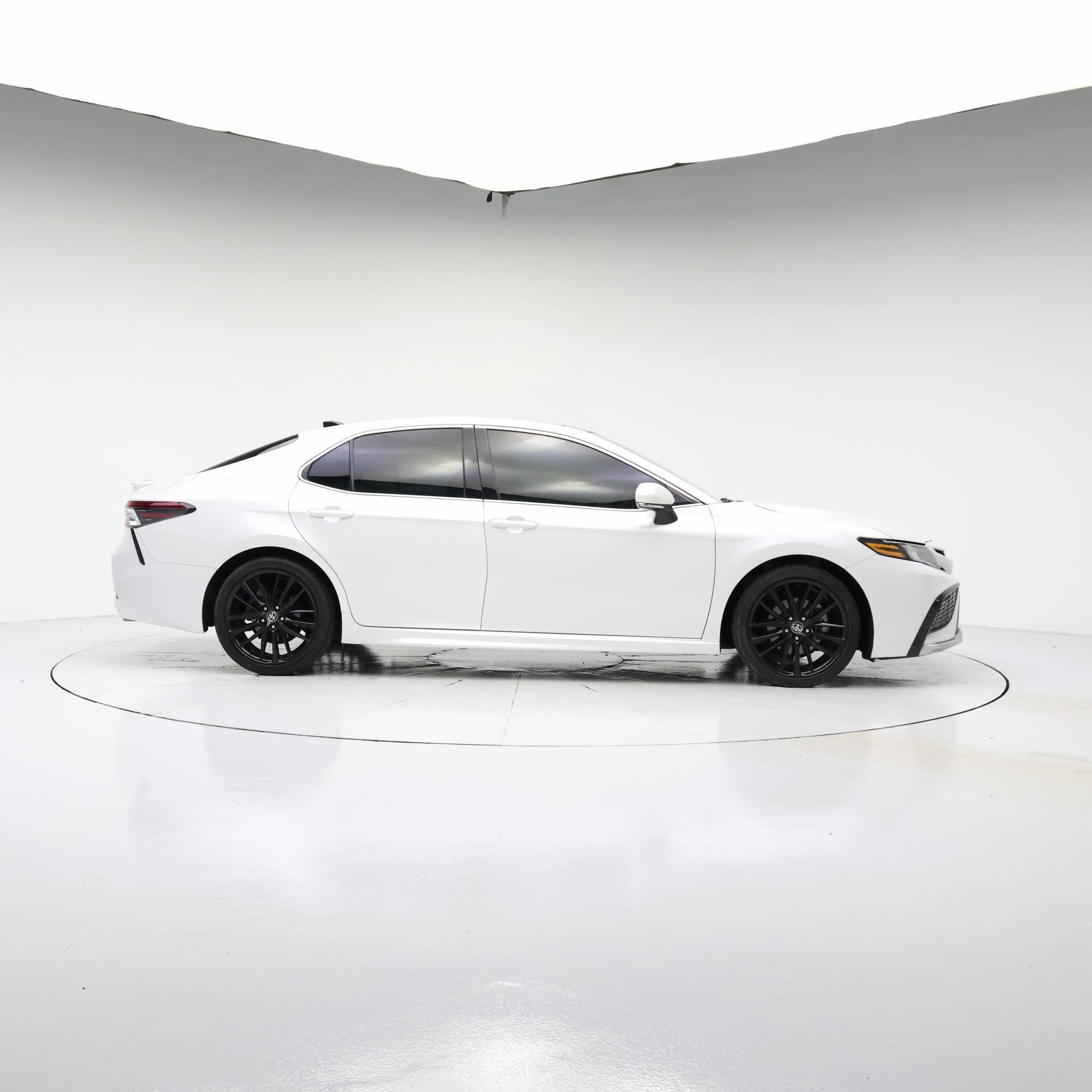Thumbnail: 2022 Toyota Camry - 7