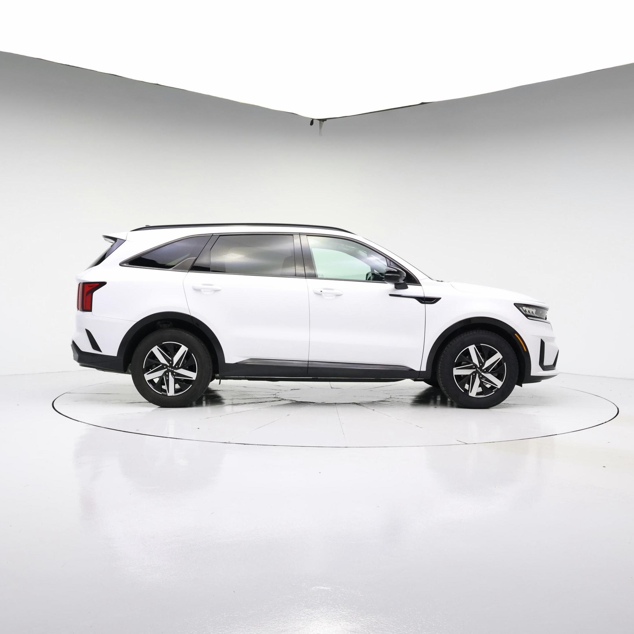Thumbnail: 2023 Kia Sorento - 7