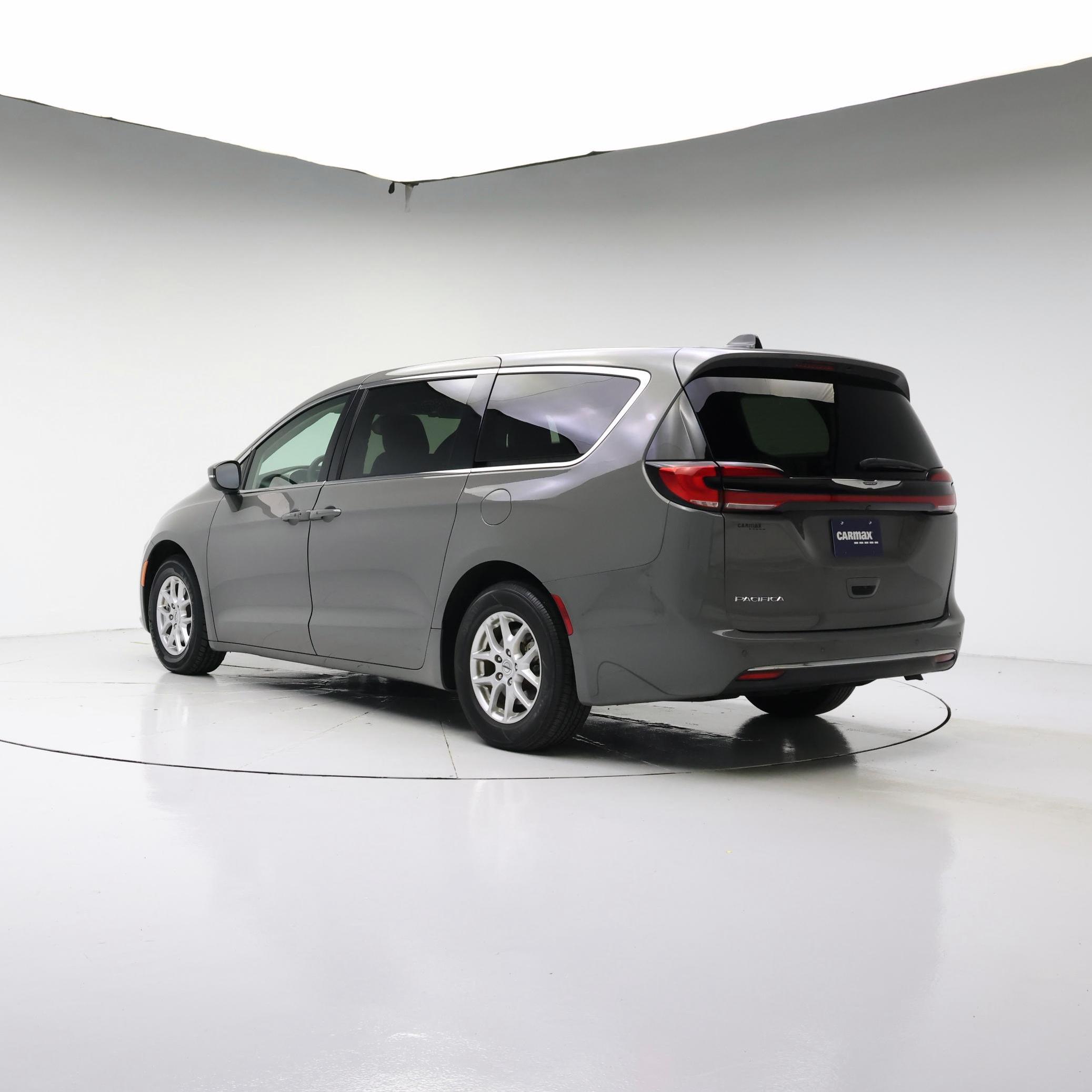 Thumbnail: 2023 Chrysler Pacifica - 2