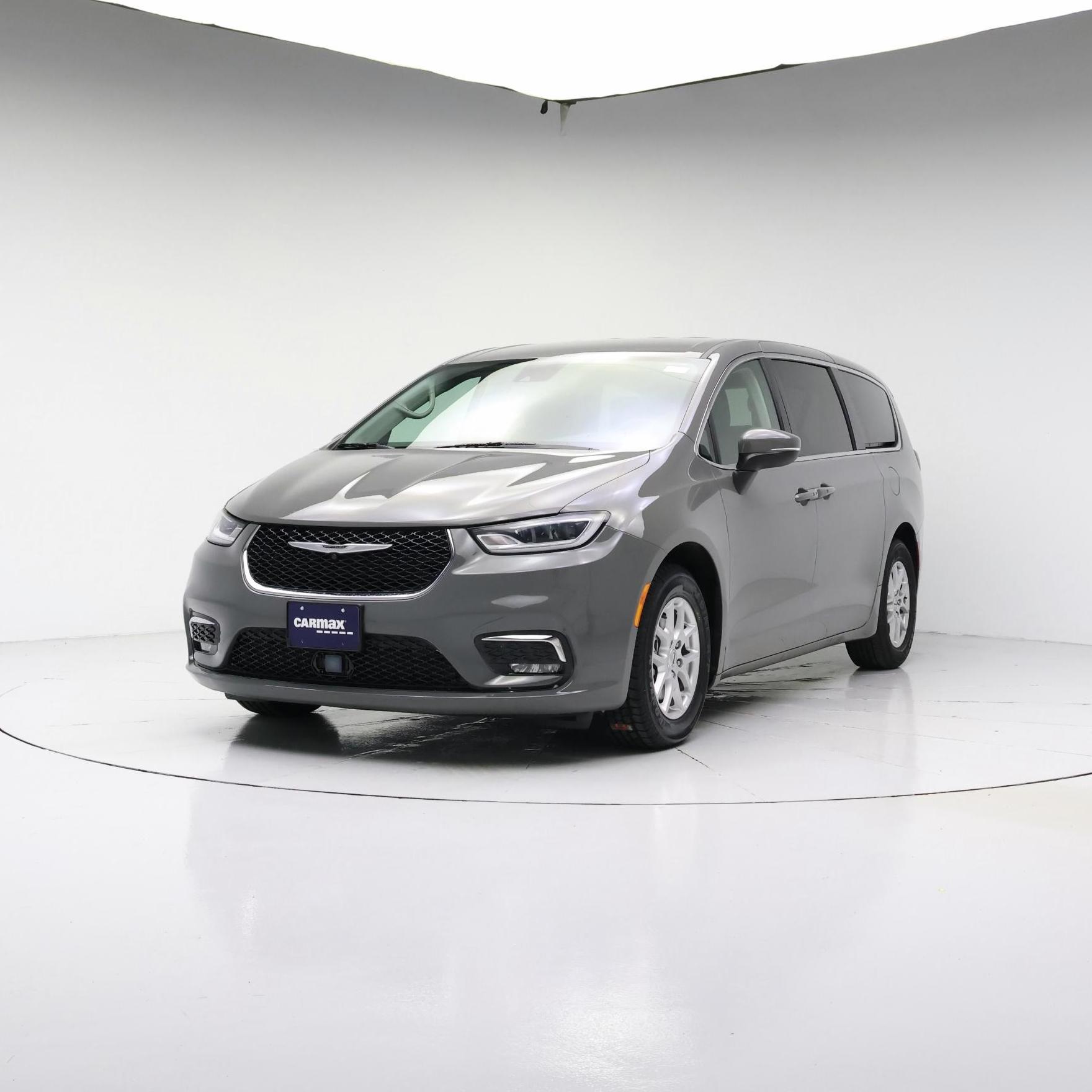 Thumbnail: 2023 Chrysler Pacifica - 4