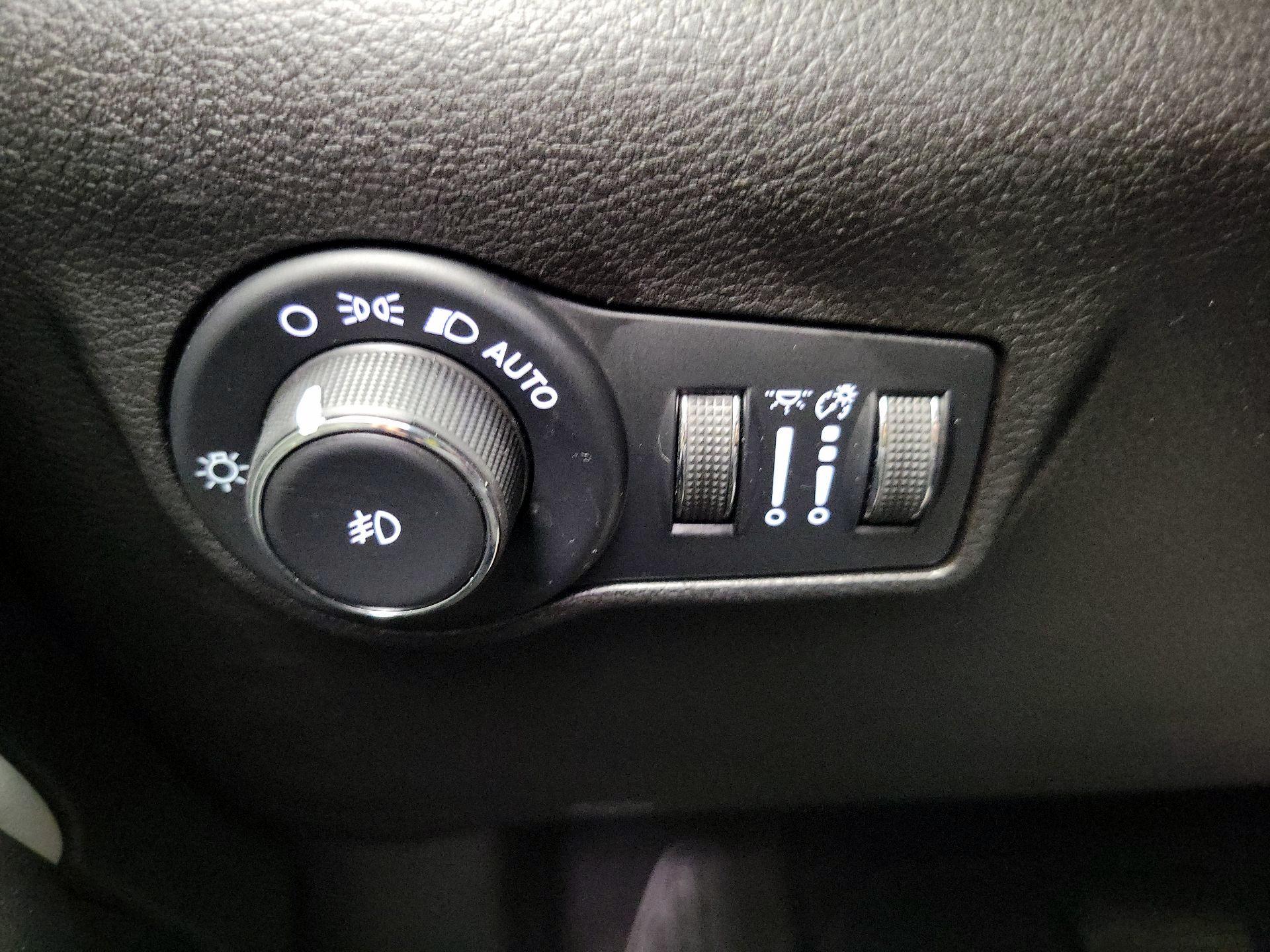 Thumbnail: 2023 Jeep Compass - 13