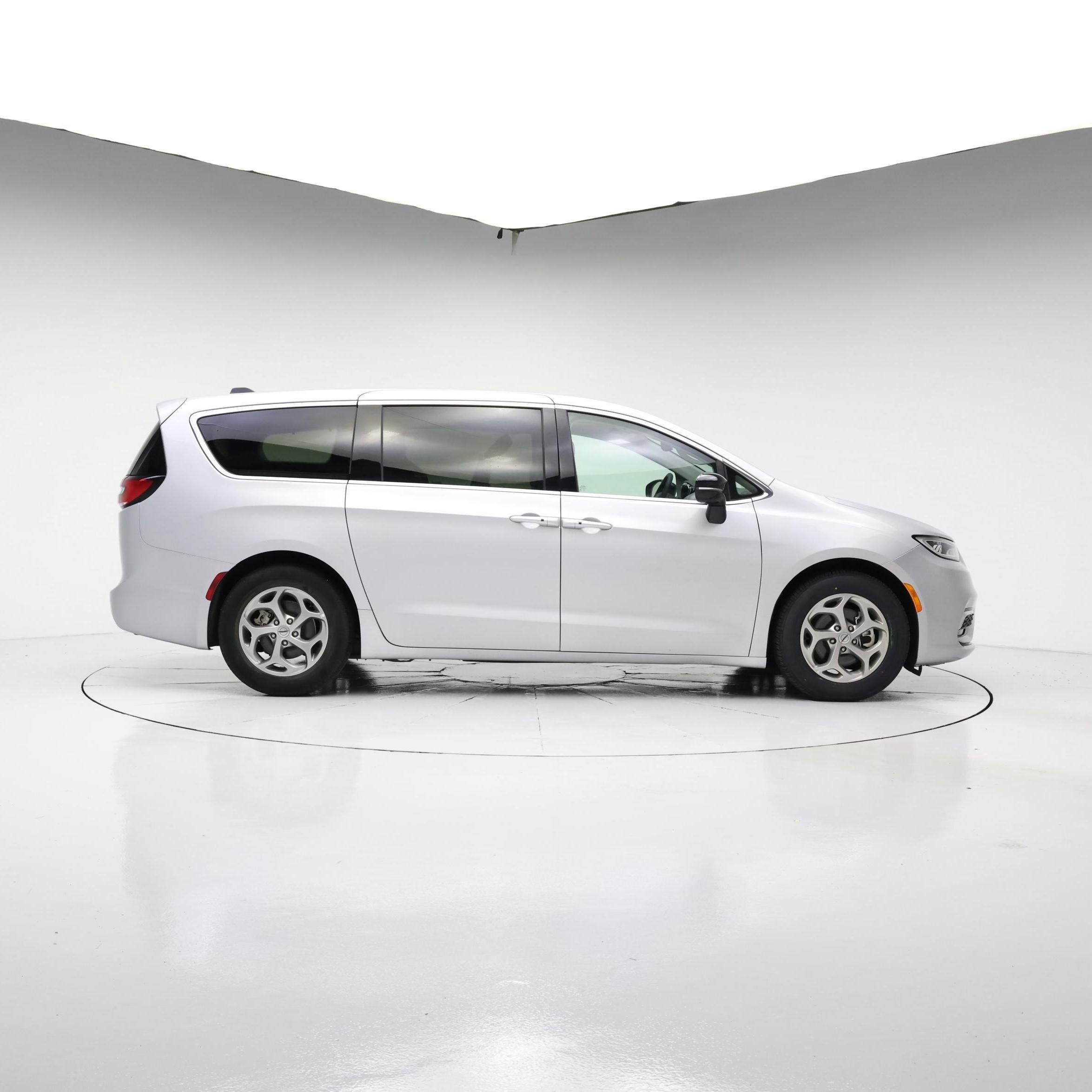 Thumbnail: 2024 Chrysler Pacifica - 7