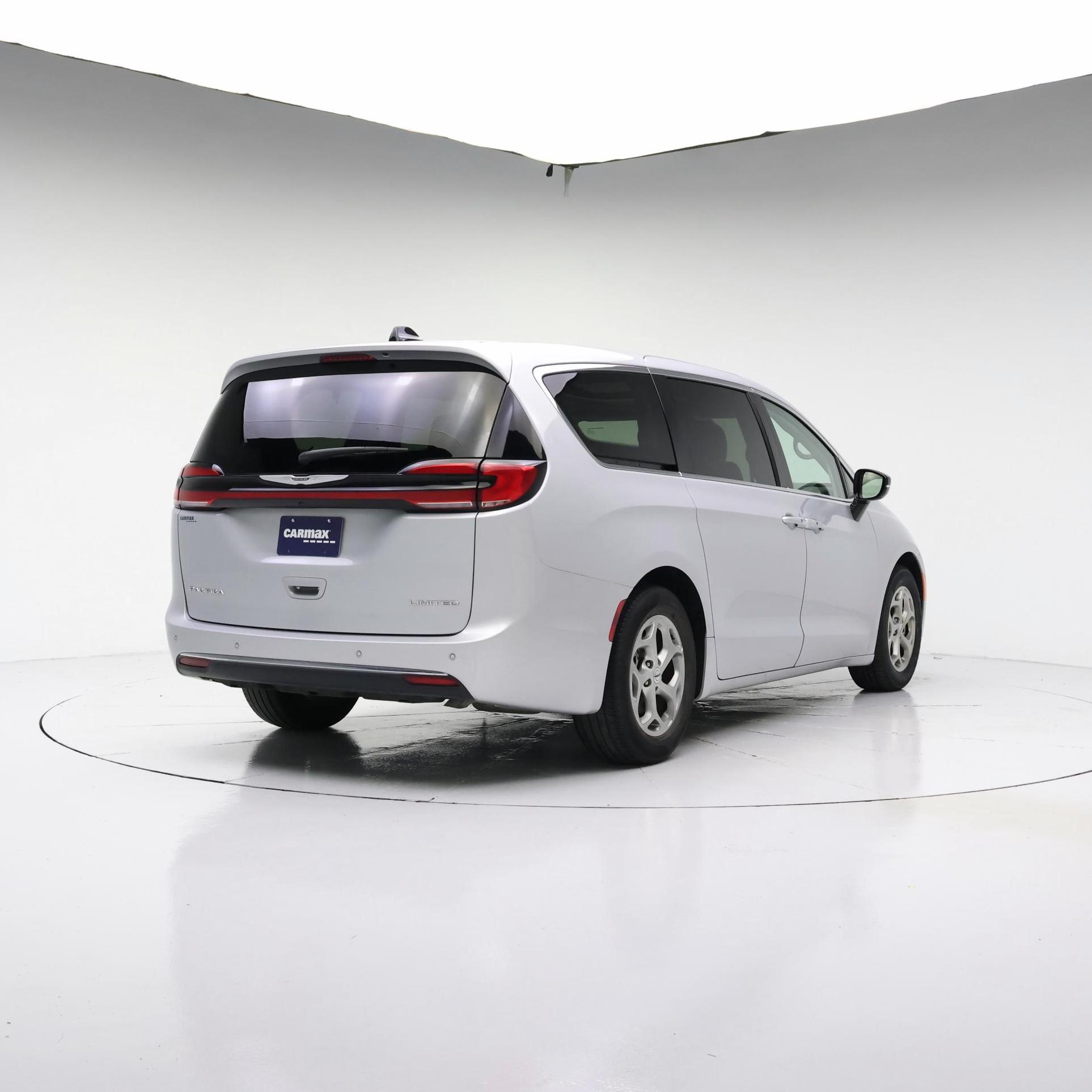 Thumbnail: 2024 Chrysler Pacifica - 8