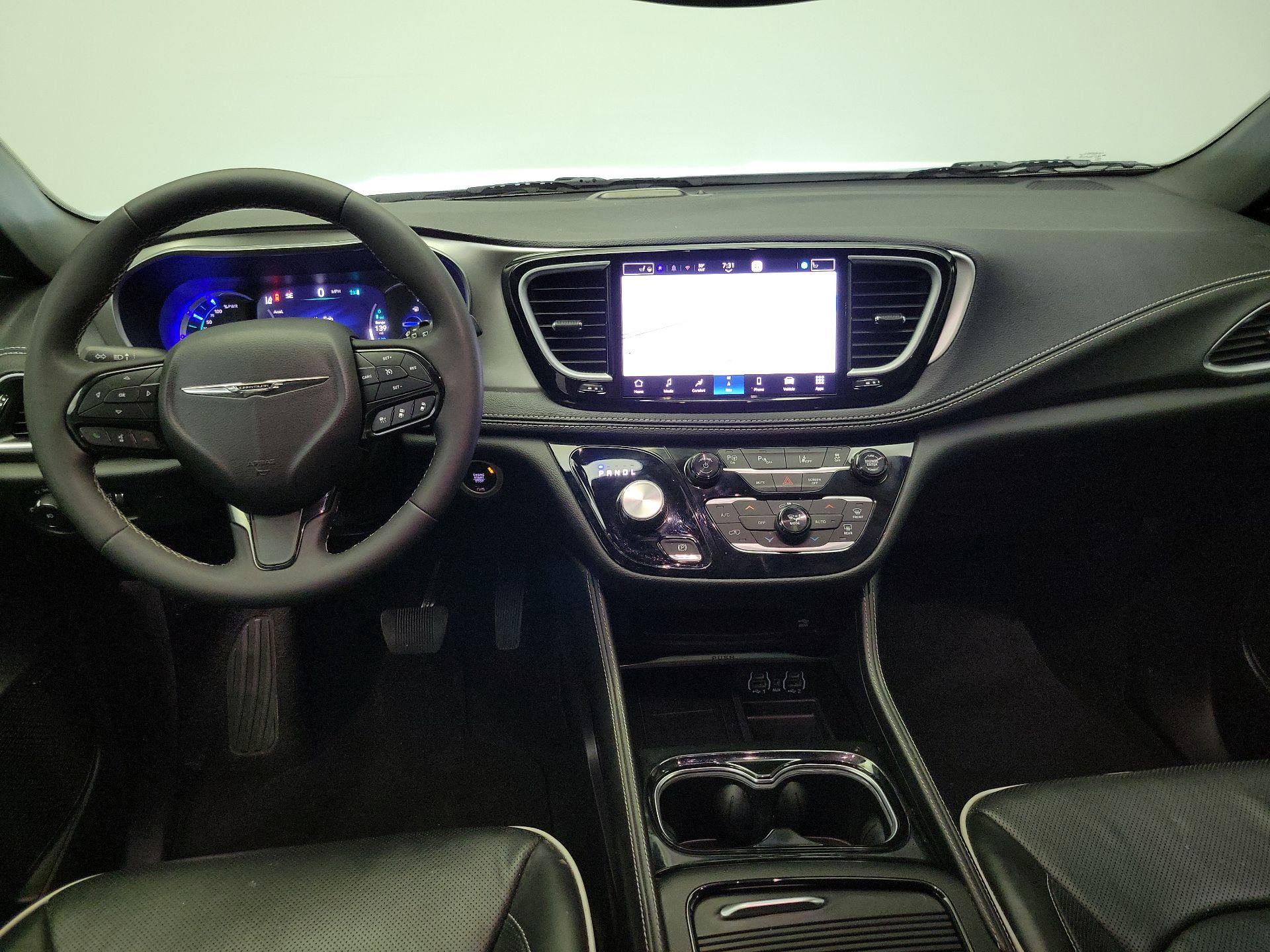 Thumbnail: 2024 Chrysler Pacifica - 9