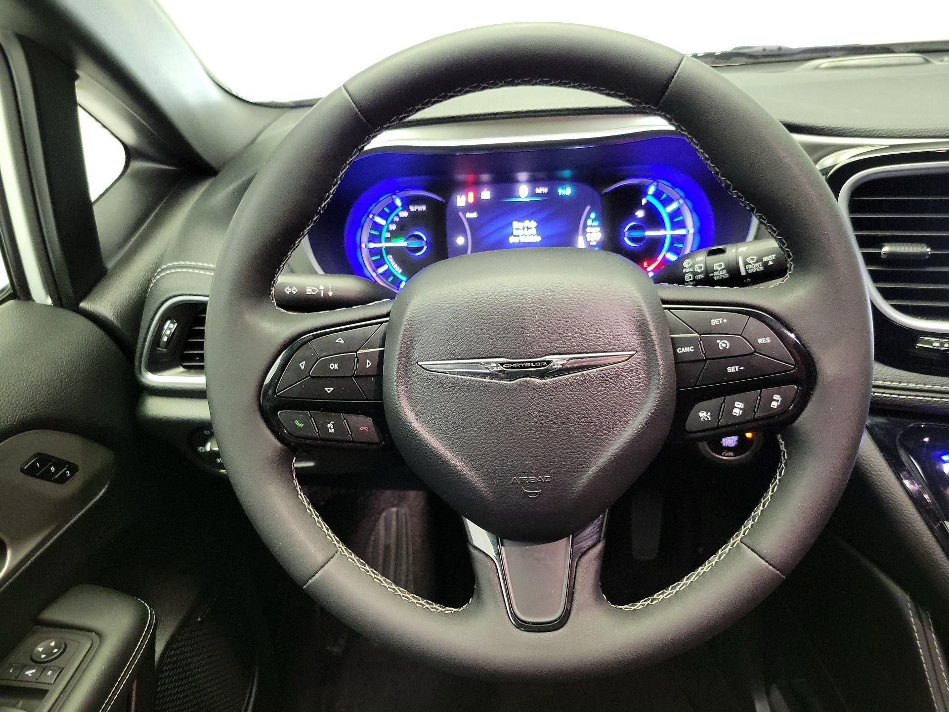 Thumbnail: 2024 Chrysler Pacifica - 10