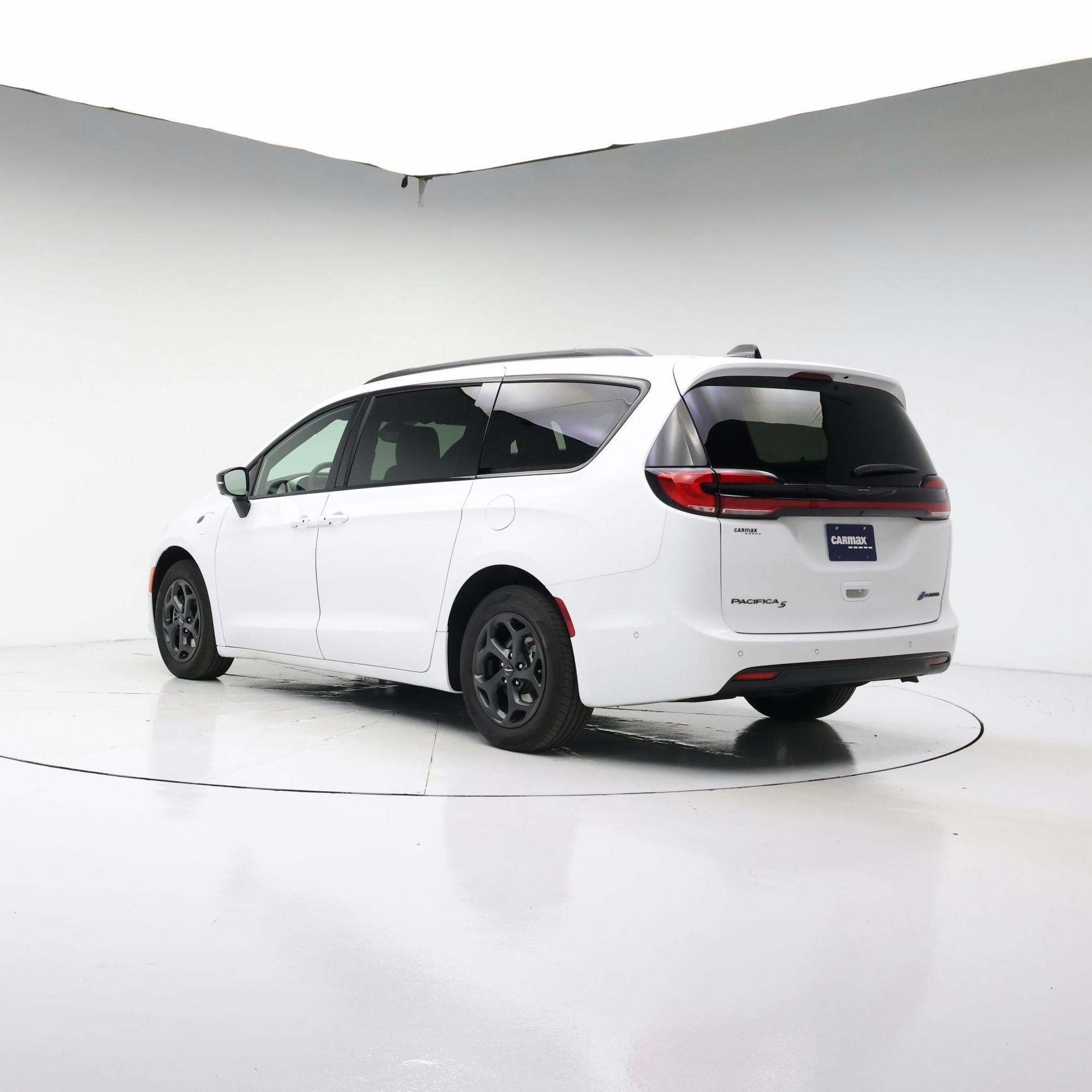 Thumbnail: 2024 Chrysler Pacifica - 2