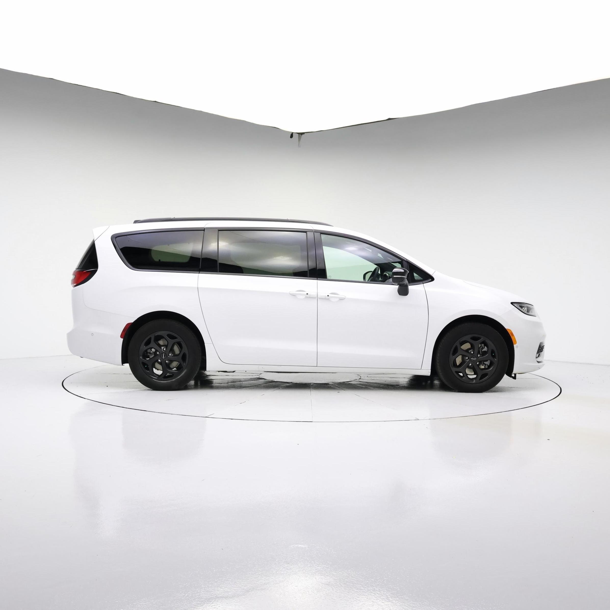 Thumbnail: 2024 Chrysler Pacifica - 7