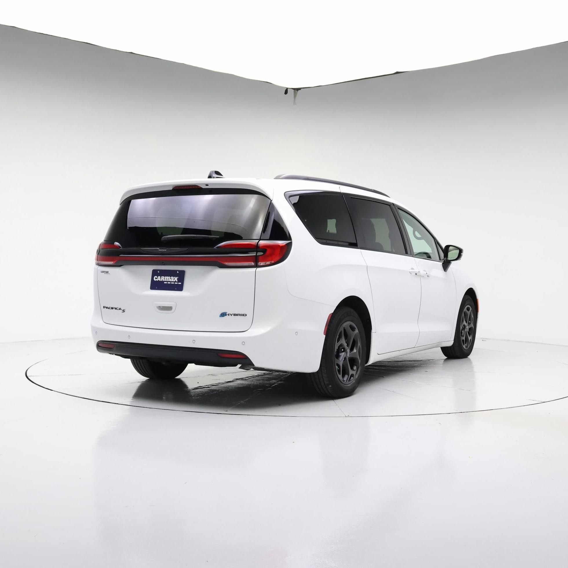 Thumbnail: 2024 Chrysler Pacifica - 8